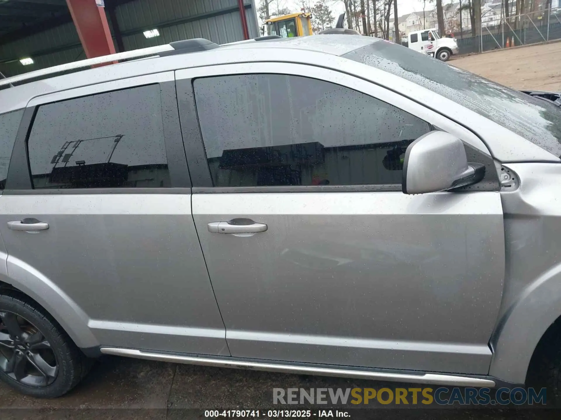 14 Photograph of a damaged car 3C4PDCGB0LT225974 DODGE JOURNEY 2020