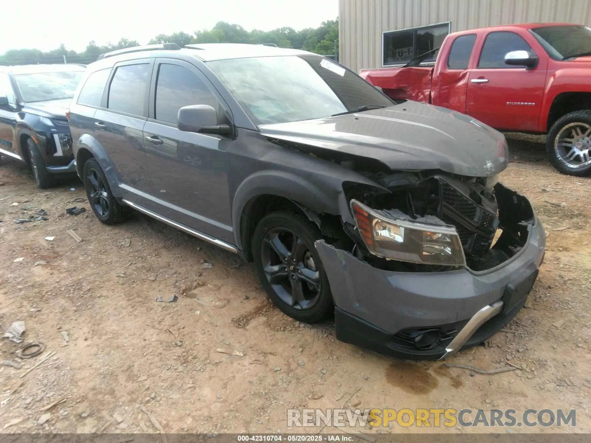 1 Photograph of a damaged car 3C4PDCGB3LT263523 DODGE JOURNEY 2020