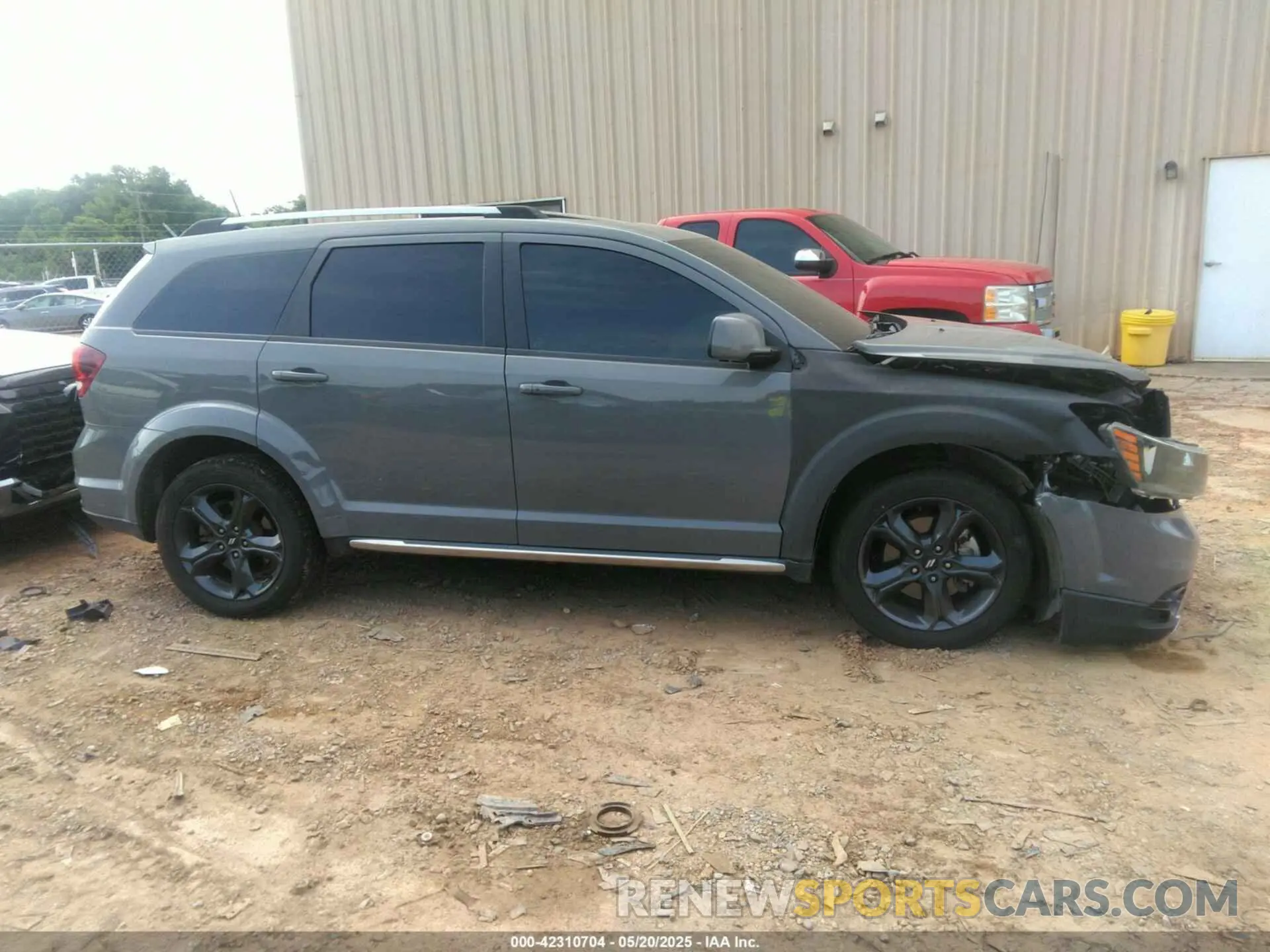 13 Photograph of a damaged car 3C4PDCGB3LT263523 DODGE JOURNEY 2020
