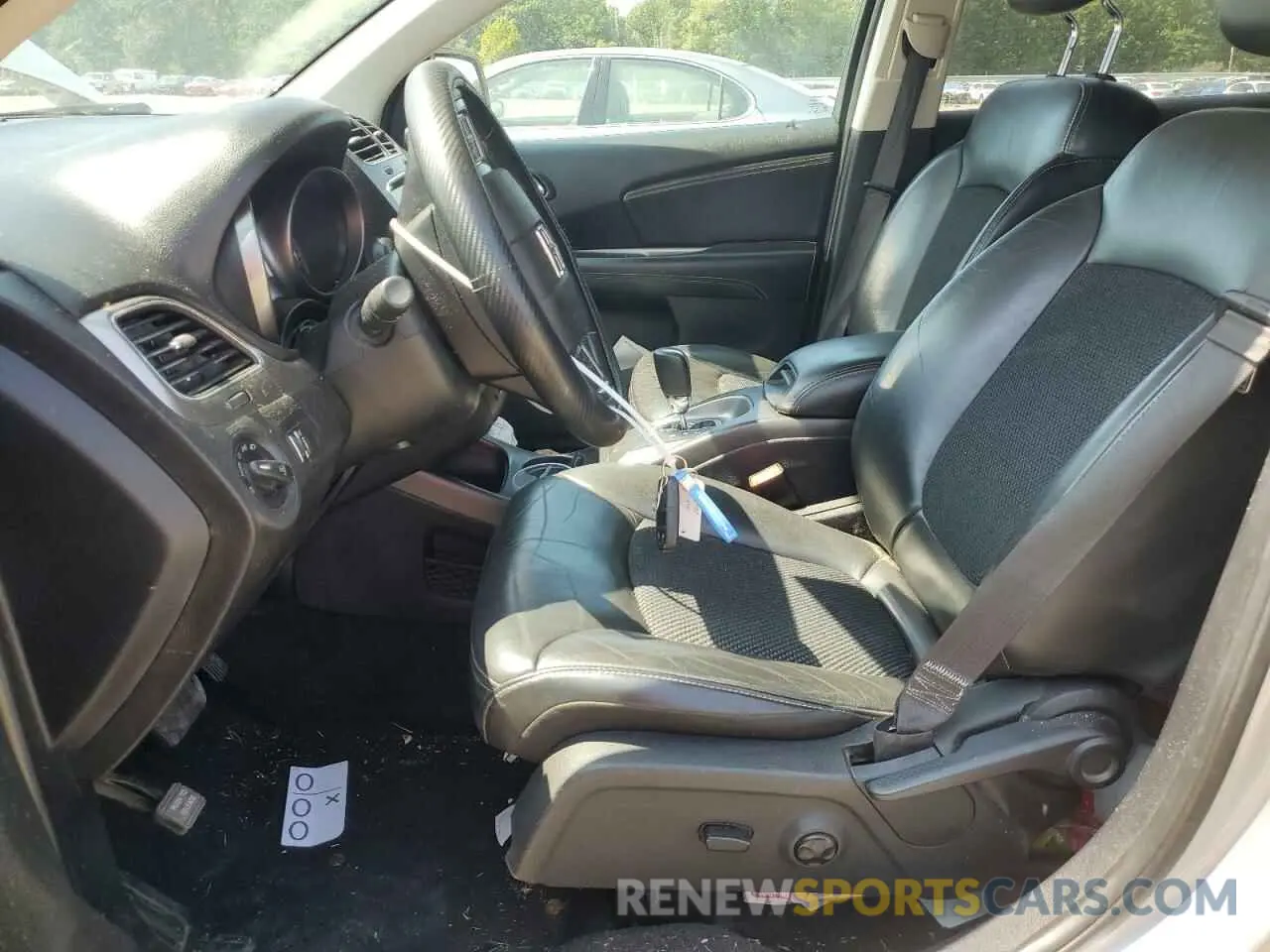 7 Photograph of a damaged car 3C4PDCGB4LT206232 DODGE JOURNEY 2020