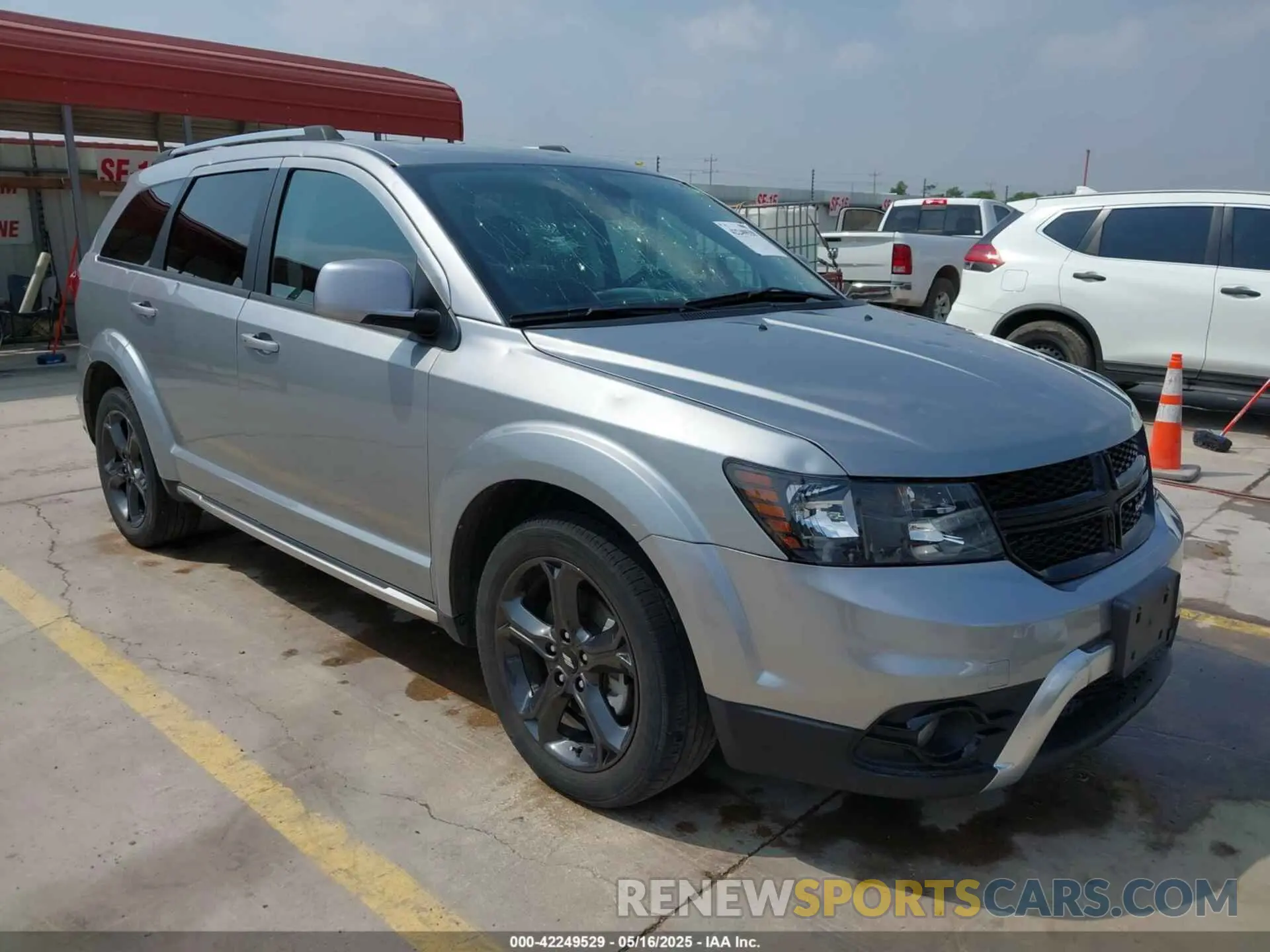 1 Photograph of a damaged car 3C4PDCGB4LT231678 DODGE JOURNEY 2020