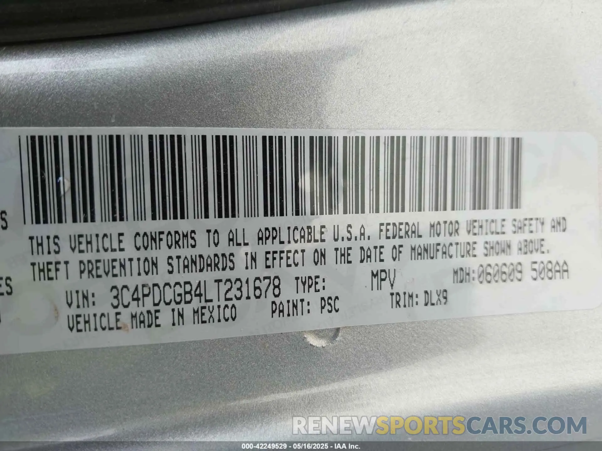 9 Photograph of a damaged car 3C4PDCGB4LT231678 DODGE JOURNEY 2020