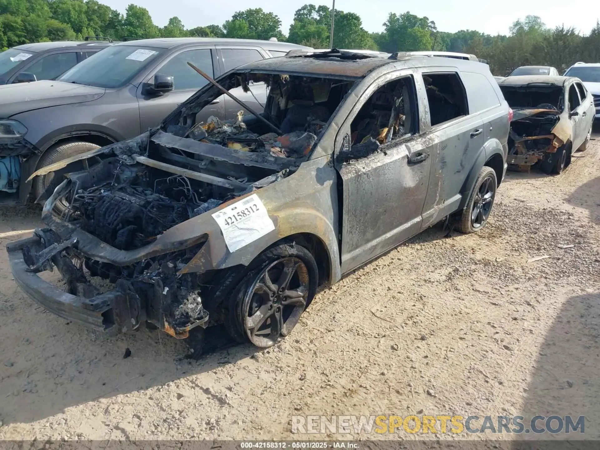2 Photograph of a damaged car 3C4PDCGB4LT264468 DODGE JOURNEY 2020