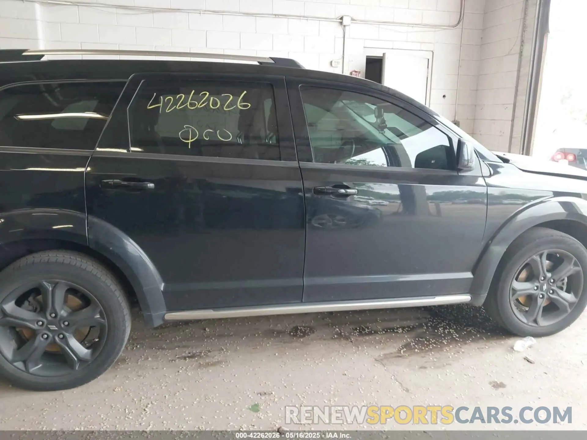 13 Photograph of a damaged car 3C4PDCGB5LT188789 DODGE JOURNEY 2020