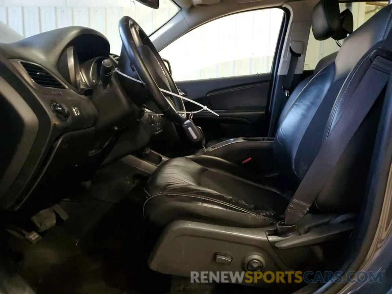 7 Photograph of a damaged car 3C4PDCGB5LT226019 DODGE JOURNEY 2020