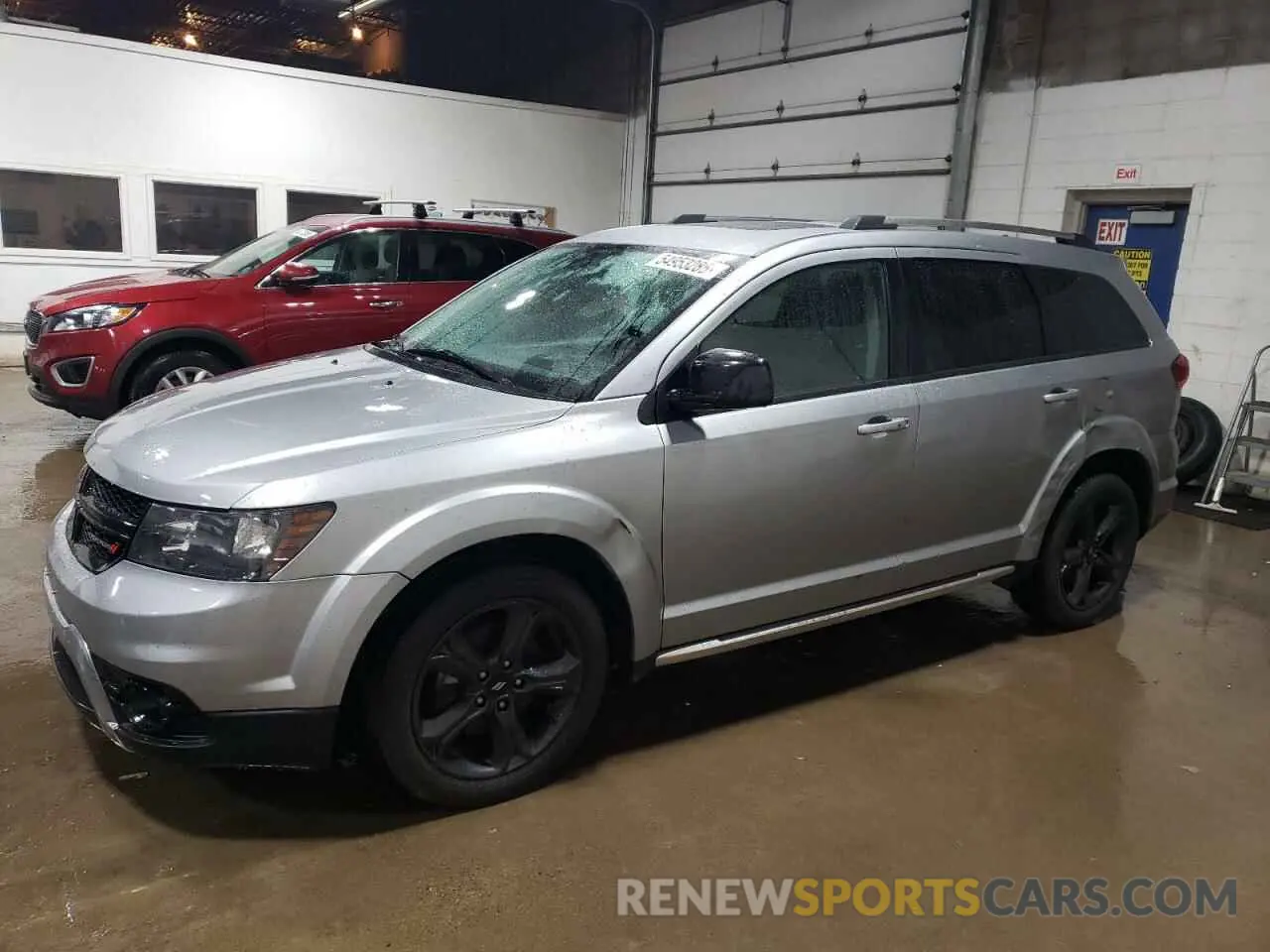1 Photograph of a damaged car 3C4PDCGB8LT270239 DODGE JOURNEY 2020