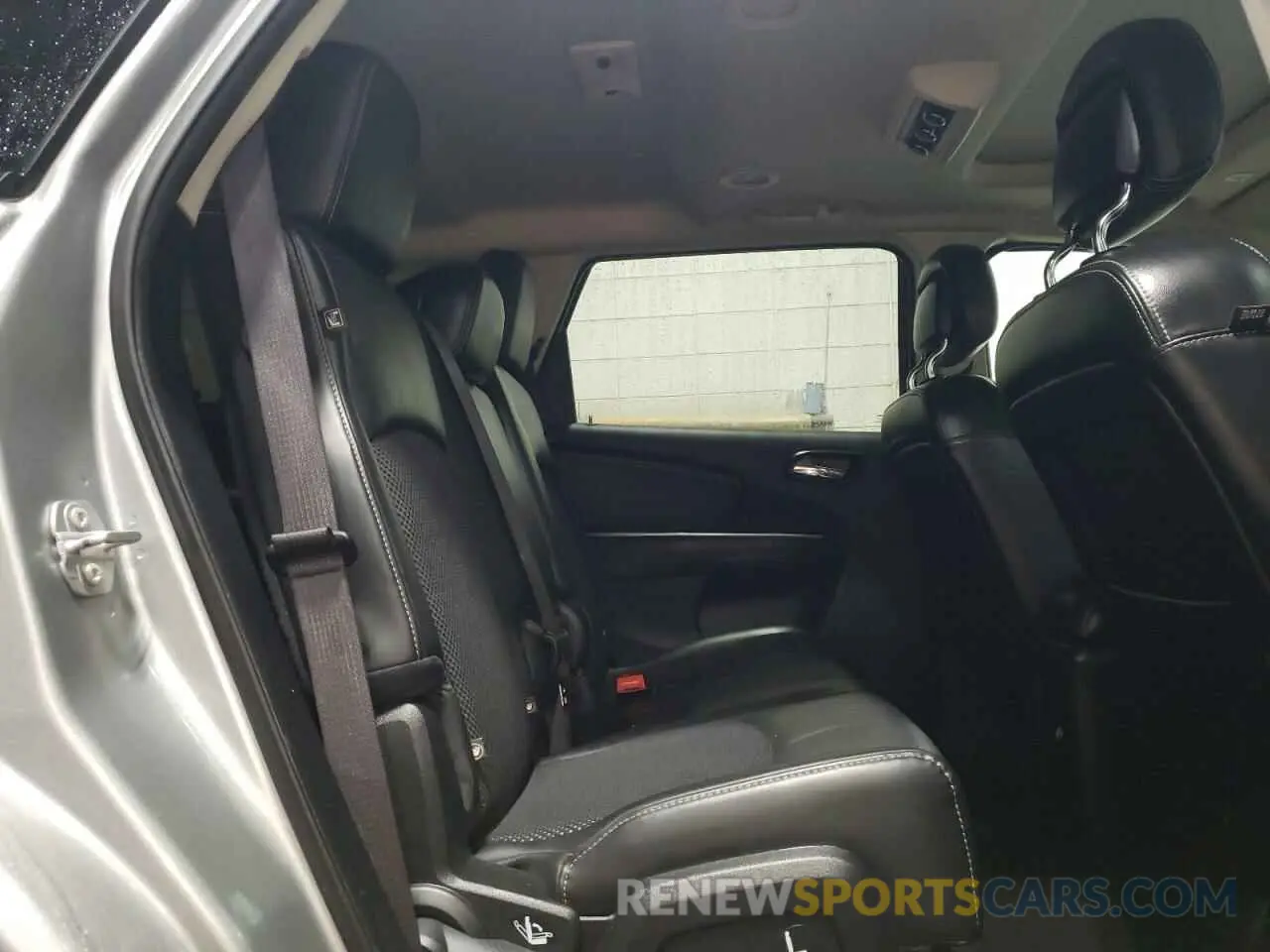 11 Photograph of a damaged car 3C4PDCGB8LT270239 DODGE JOURNEY 2020