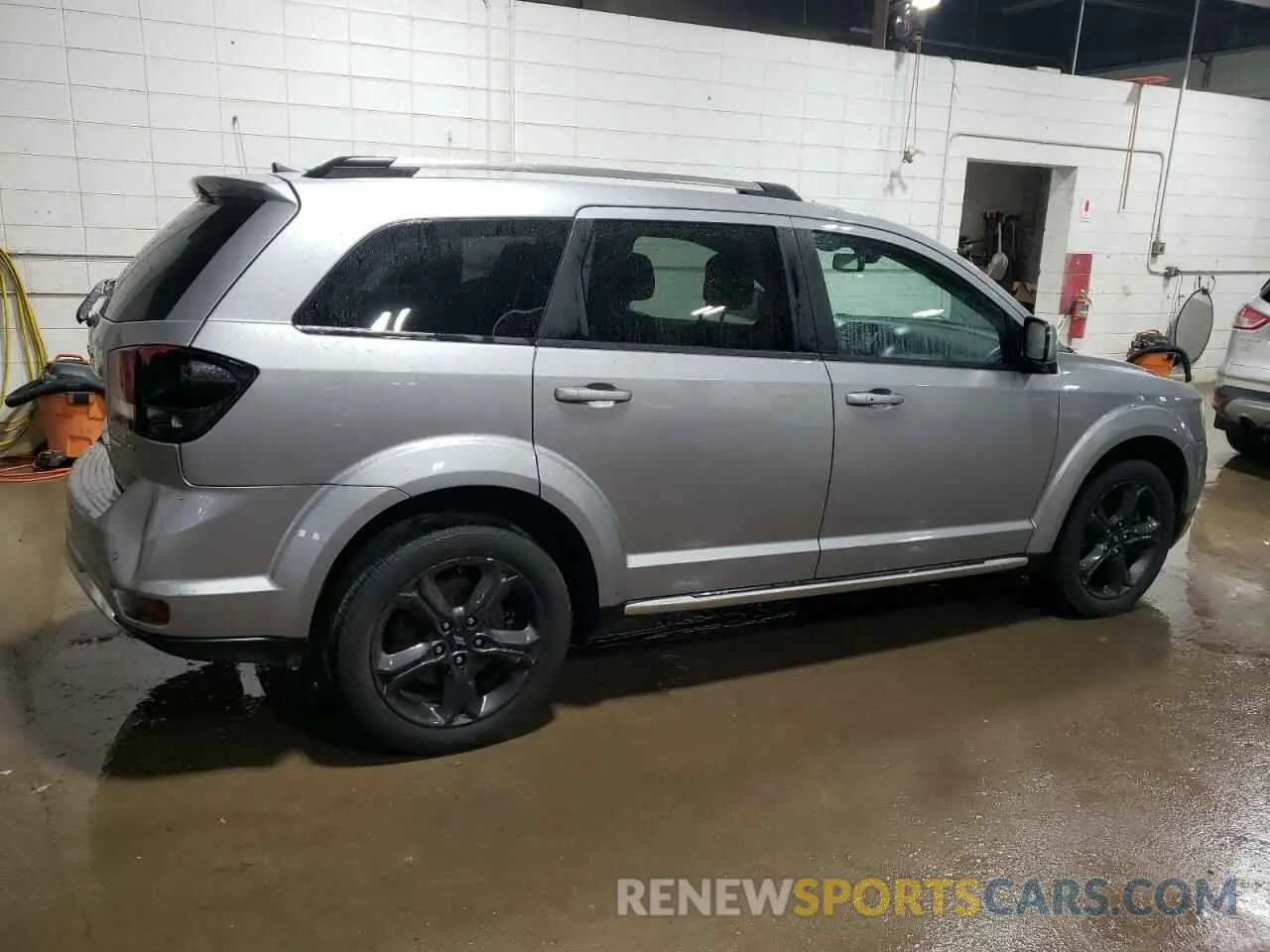 3 Photograph of a damaged car 3C4PDCGB8LT270239 DODGE JOURNEY 2020