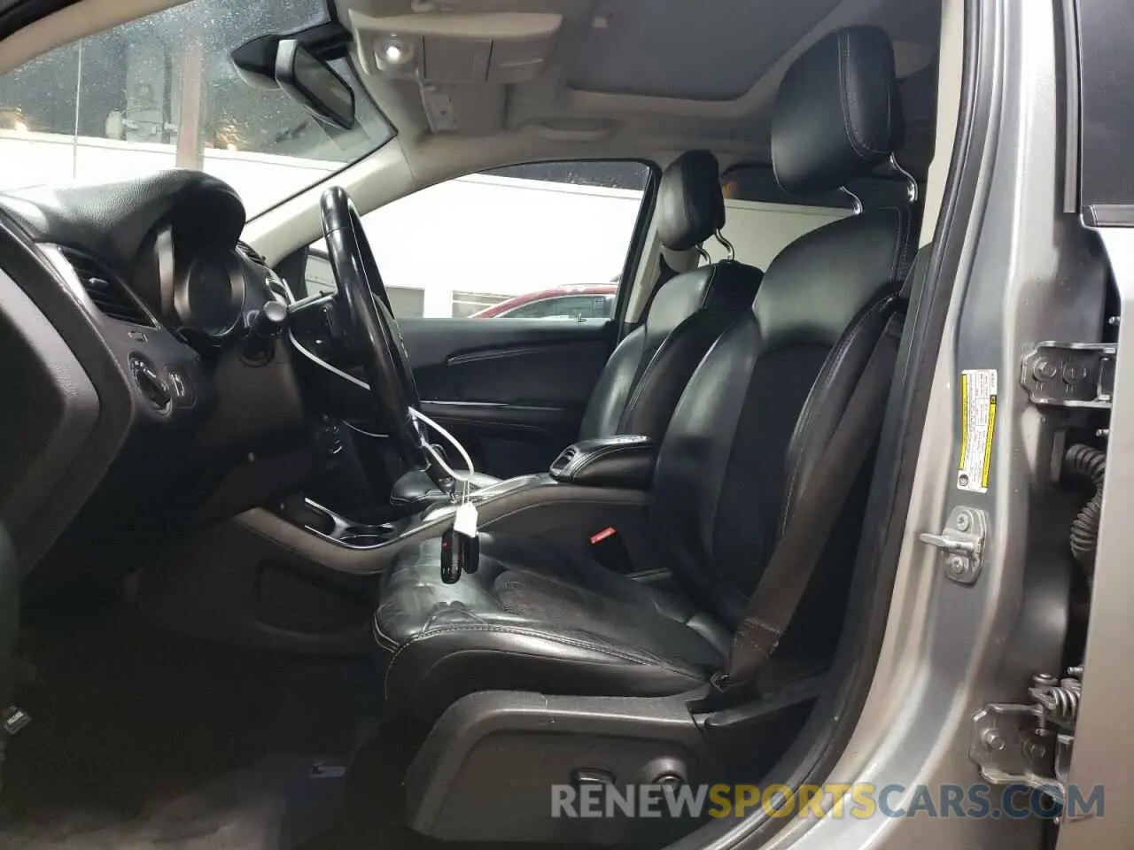 7 Photograph of a damaged car 3C4PDCGB8LT270239 DODGE JOURNEY 2020