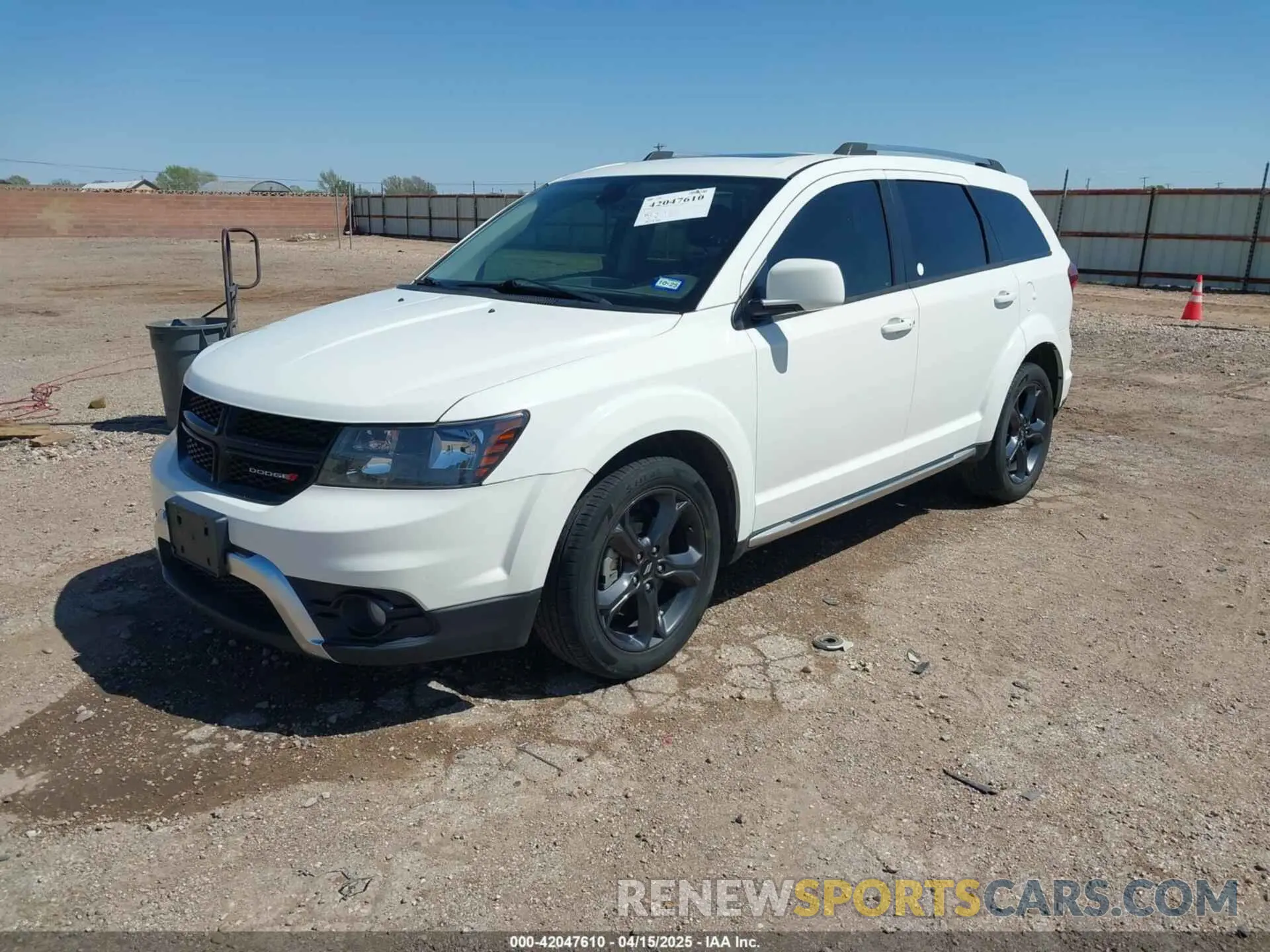 2 Photograph of a damaged car 3C4PDCGB9LT206615 DODGE JOURNEY 2020
