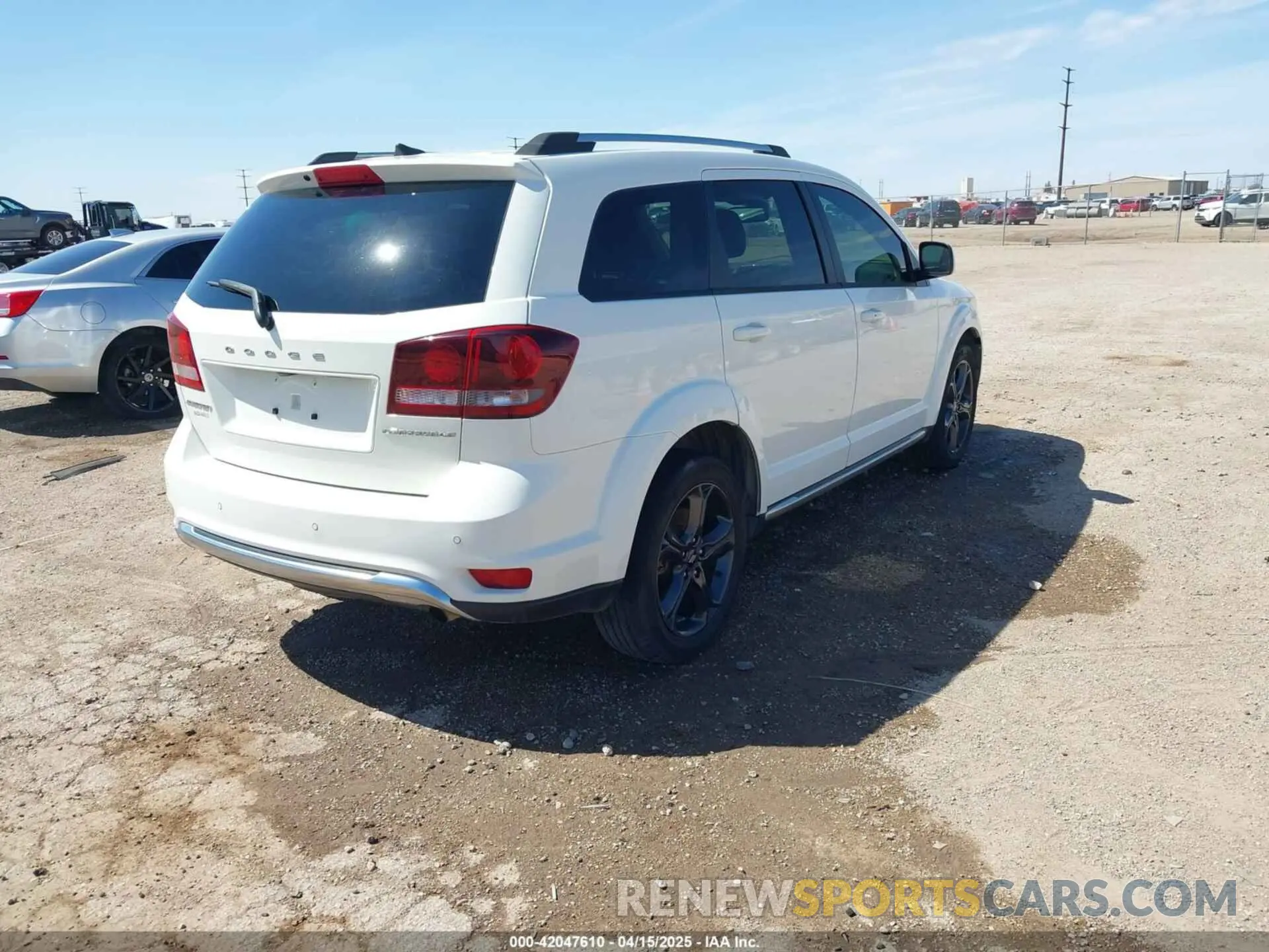 4 Photograph of a damaged car 3C4PDCGB9LT206615 DODGE JOURNEY 2020