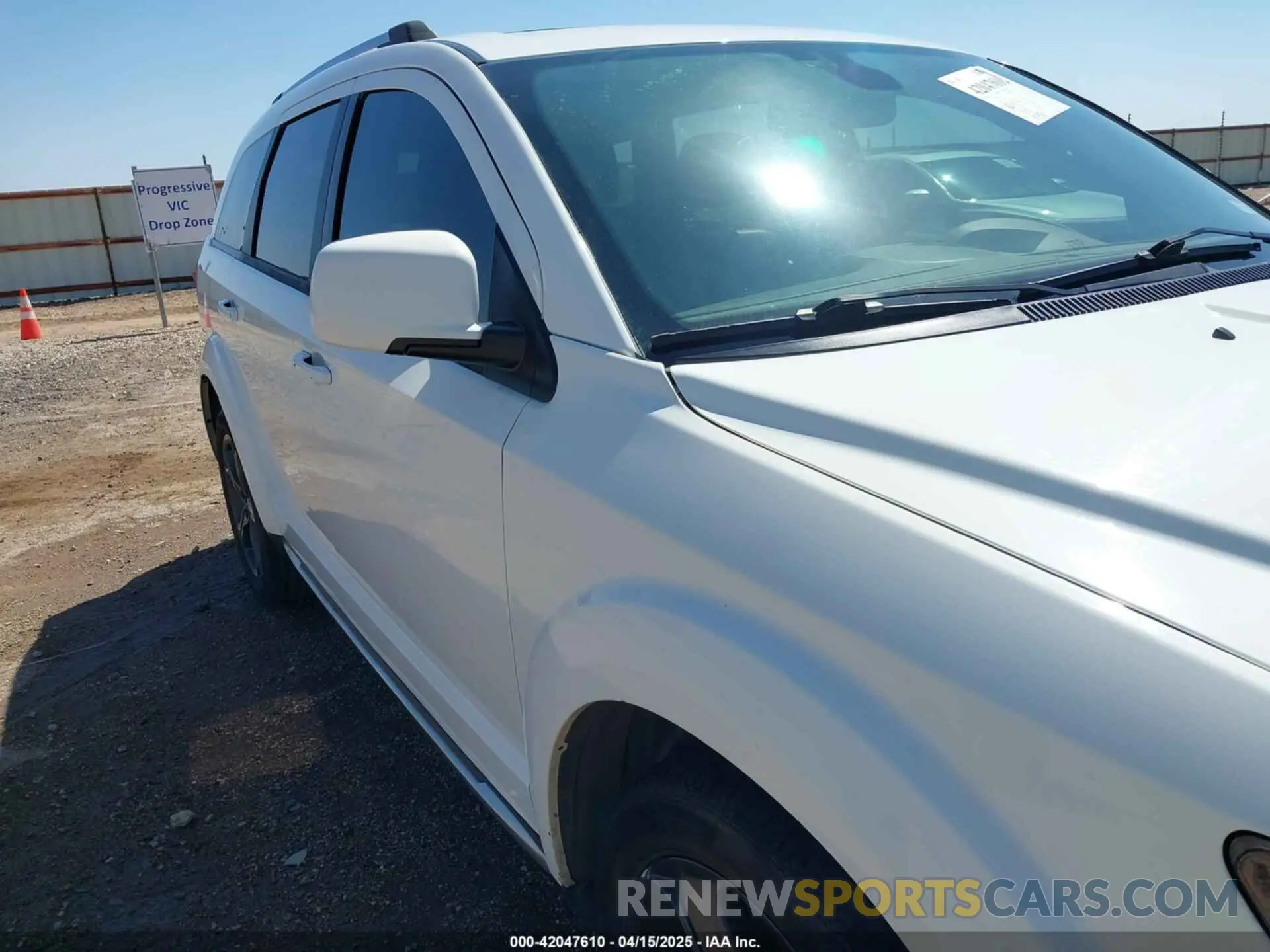 6 Photograph of a damaged car 3C4PDCGB9LT206615 DODGE JOURNEY 2020