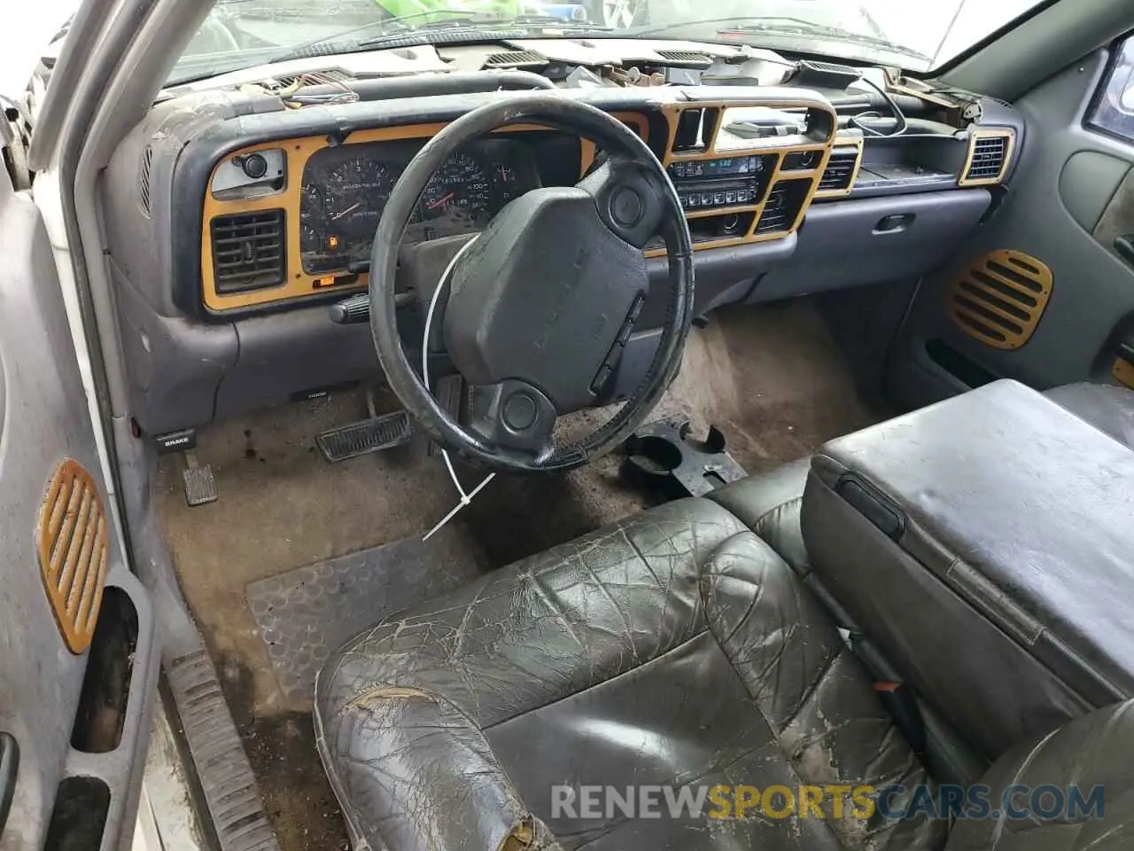 8 Photograph of a damaged car 3B7HC13Y5VG720981 DODGE RAM 1500 2026