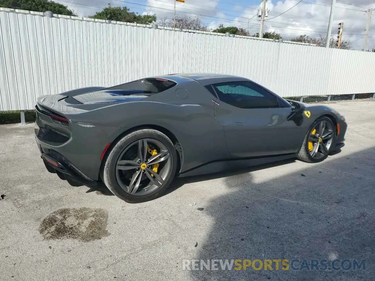3 Фотография поврежденного автомобиля ZFF99SLA3P0294907 FERRARI 296GTB 2023