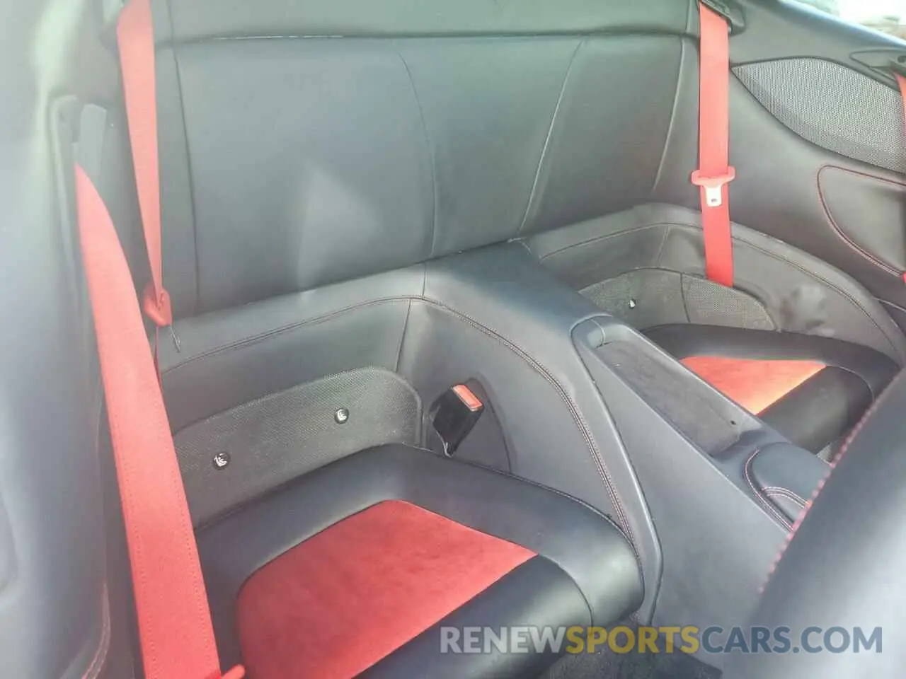 10 Photograph of a damaged car ZFF89FPA2K0239970 FERRARI ALL MODELS 2019