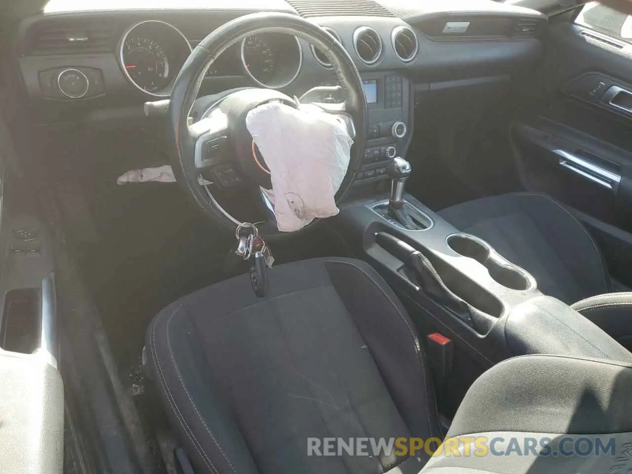 8 Photograph of a damaged car 1FA6P8TH2K5112042 FORD ALL Models 2019