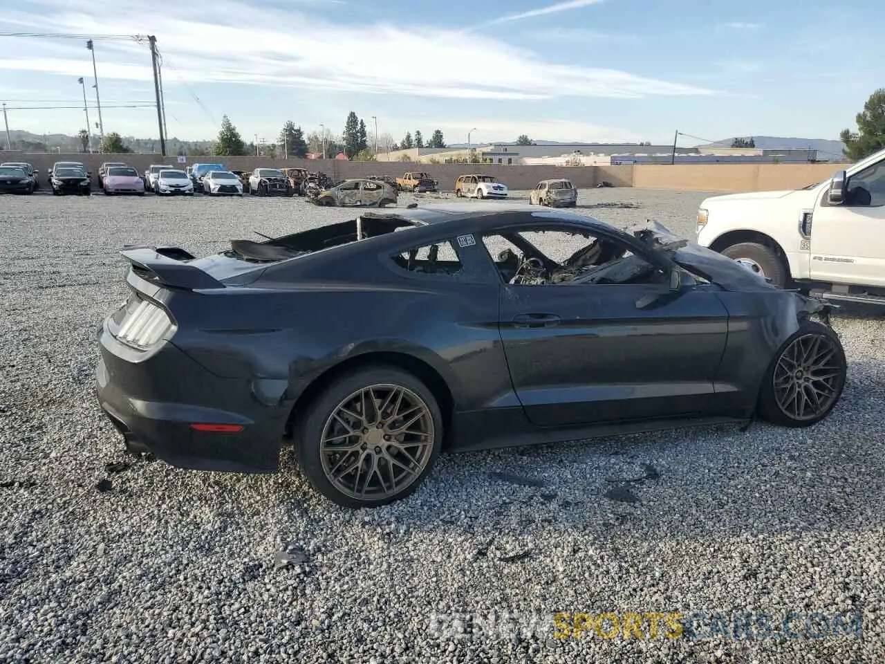 3 Фотография поврежденного автомобиля 1FA6P8TH3K5176753 FORD ALL Models 2019