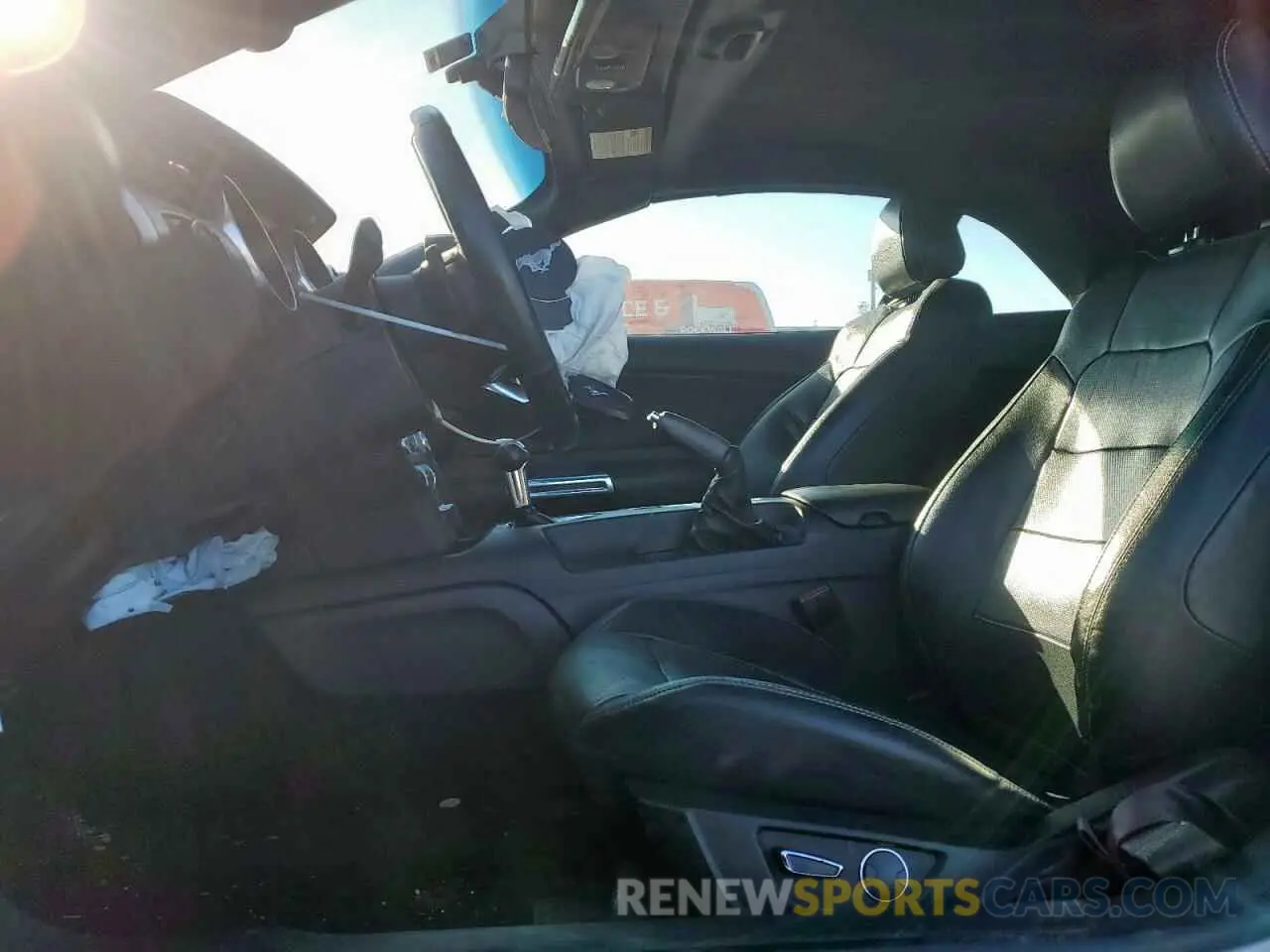7 Фотография поврежденного автомобиля 1FATP8UH0K5104233 FORD ALL Models 2019