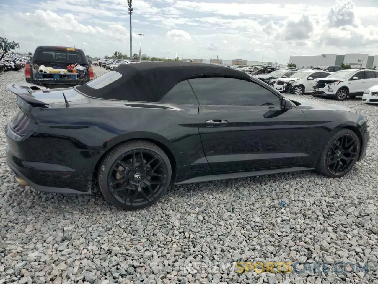 3 Фотография поврежденного автомобиля 1FATP8UH1K5162139 FORD ALL Models 2019