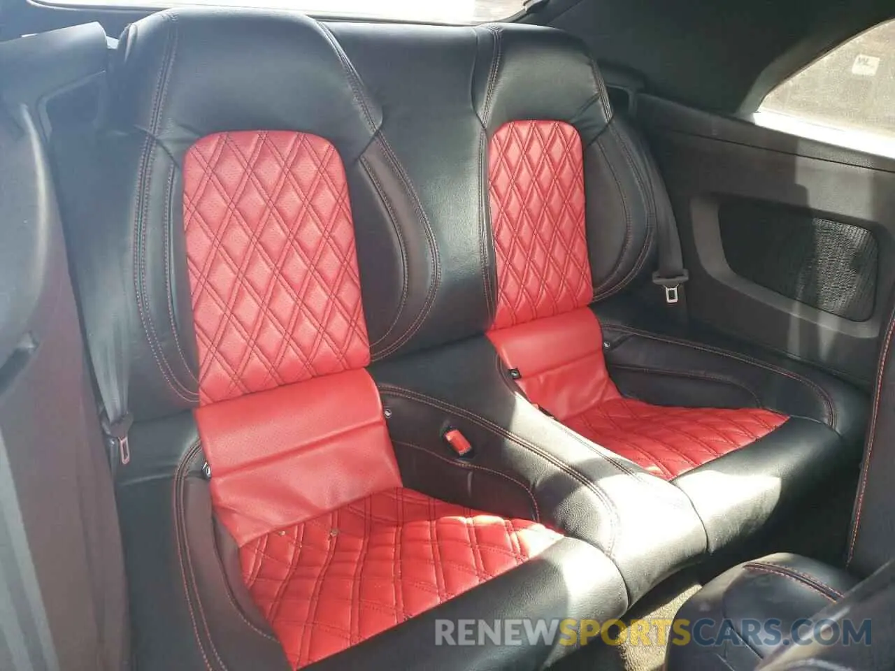 10 Photograph of a damaged car 1FATP8UH2K5109787 FORD ALL Models 2019