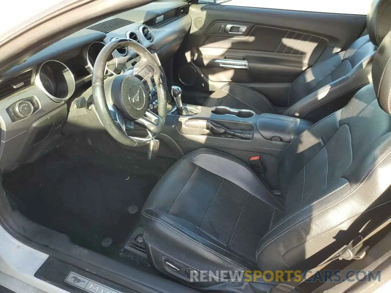 7 Photograph of a damaged car 1FATP8UH6K5131985 FORD ALL Models 2019