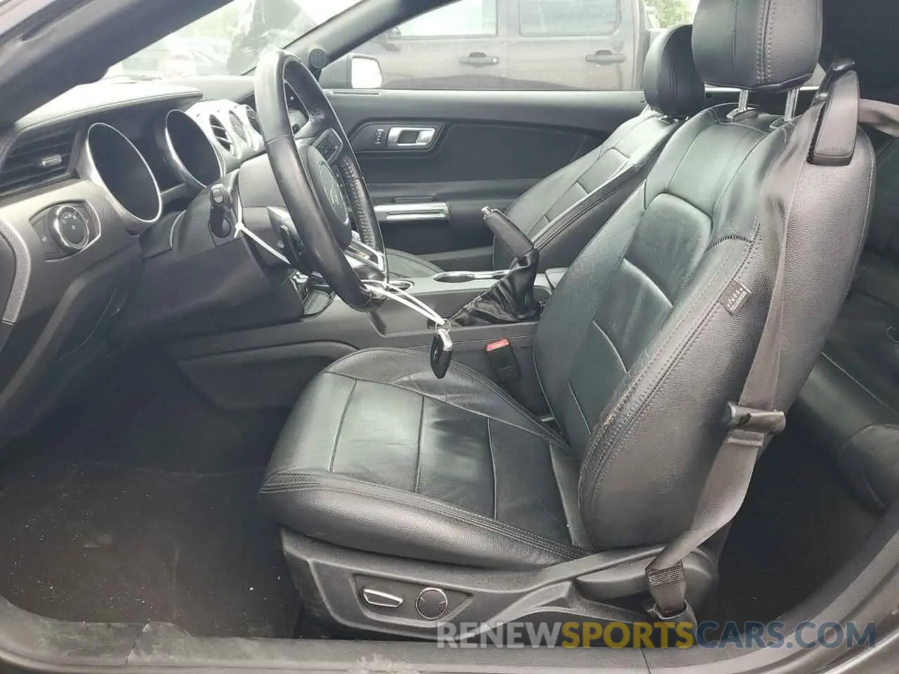 7 Фотография поврежденного автомобиля 1FATP8UHXK5129463 FORD ALL Models 2019