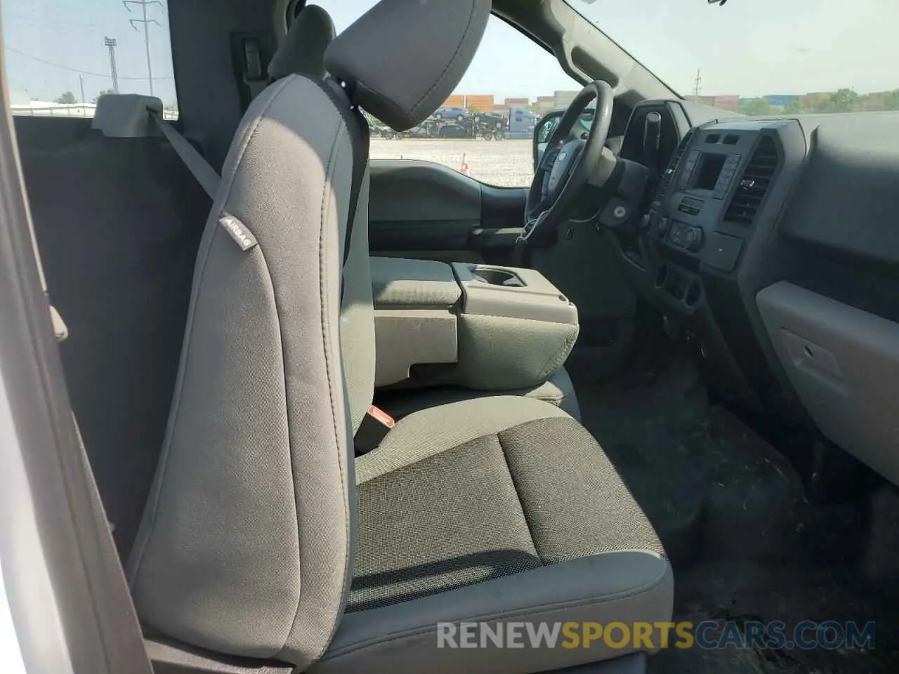 10 Фотография поврежденного автомобиля 1FTMF1CB3KKE85194 FORD All Models 2019