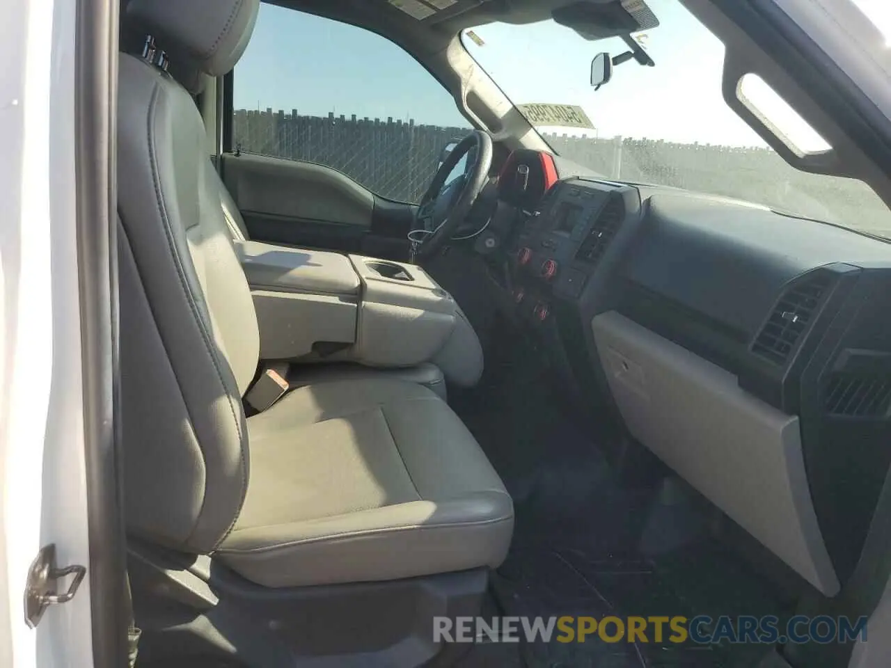 10 Photograph of a damaged car 1FTMF1CBXKKC82609 FORD All Models 2019
