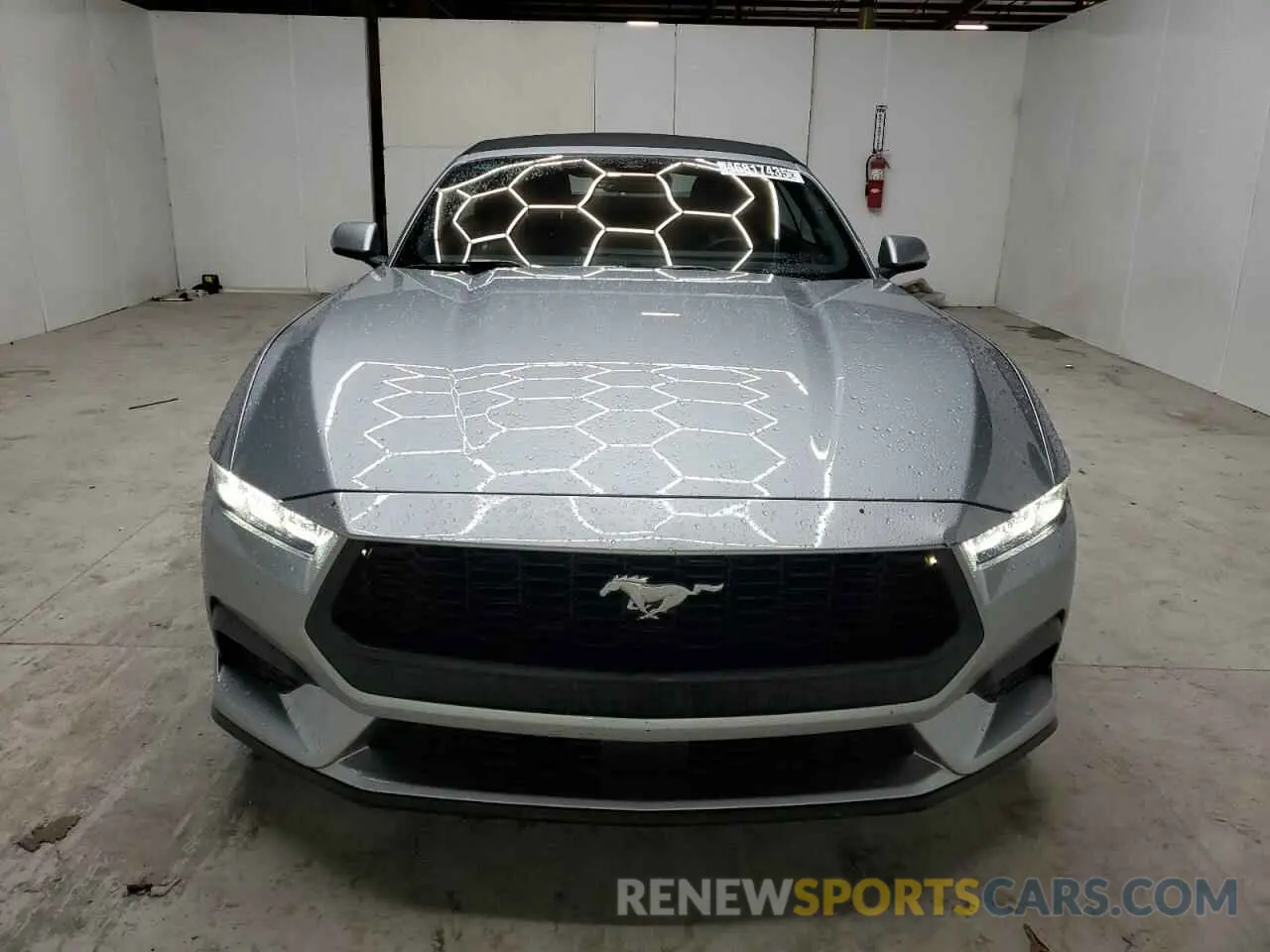 5 Фотография поврежденного автомобиля 1FAGP8UH1R5132599 FORD ALL Models 2024