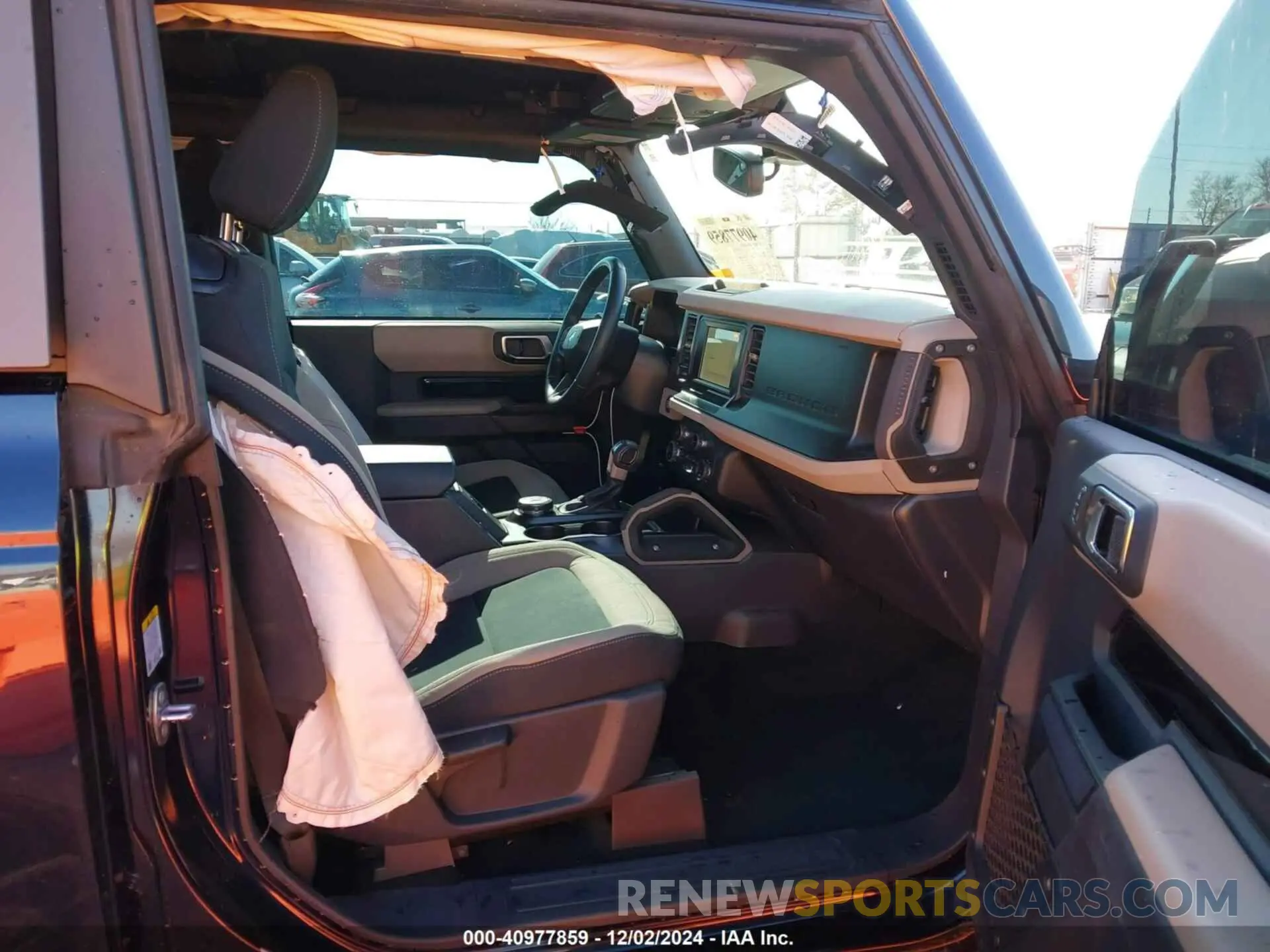 5 Photograph of a damaged car 1FMDE5AP1MLA69419 FORD BRONCO 2021