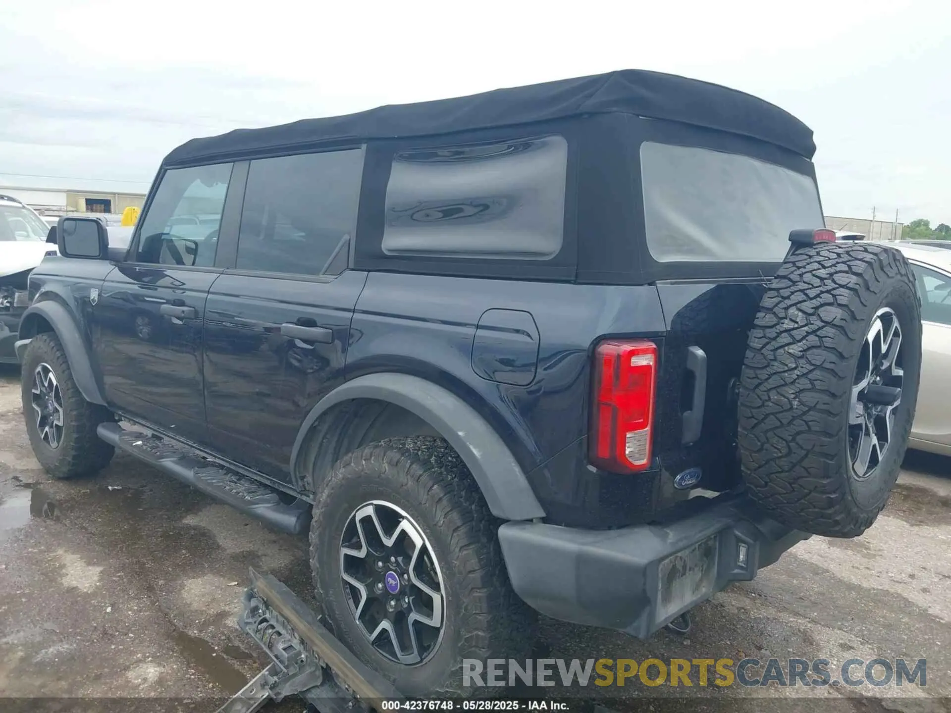 3 Photograph of a damaged car 1FMDE5BH2MLA85541 FORD BRONCO 2021