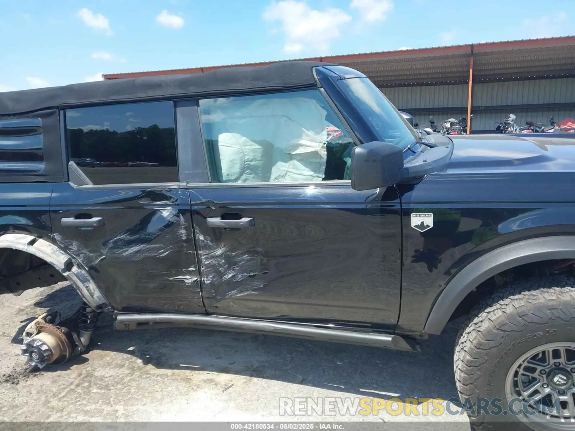 14 Photograph of a damaged car 1FMDE5BH2MLB03794 FORD BRONCO 2021