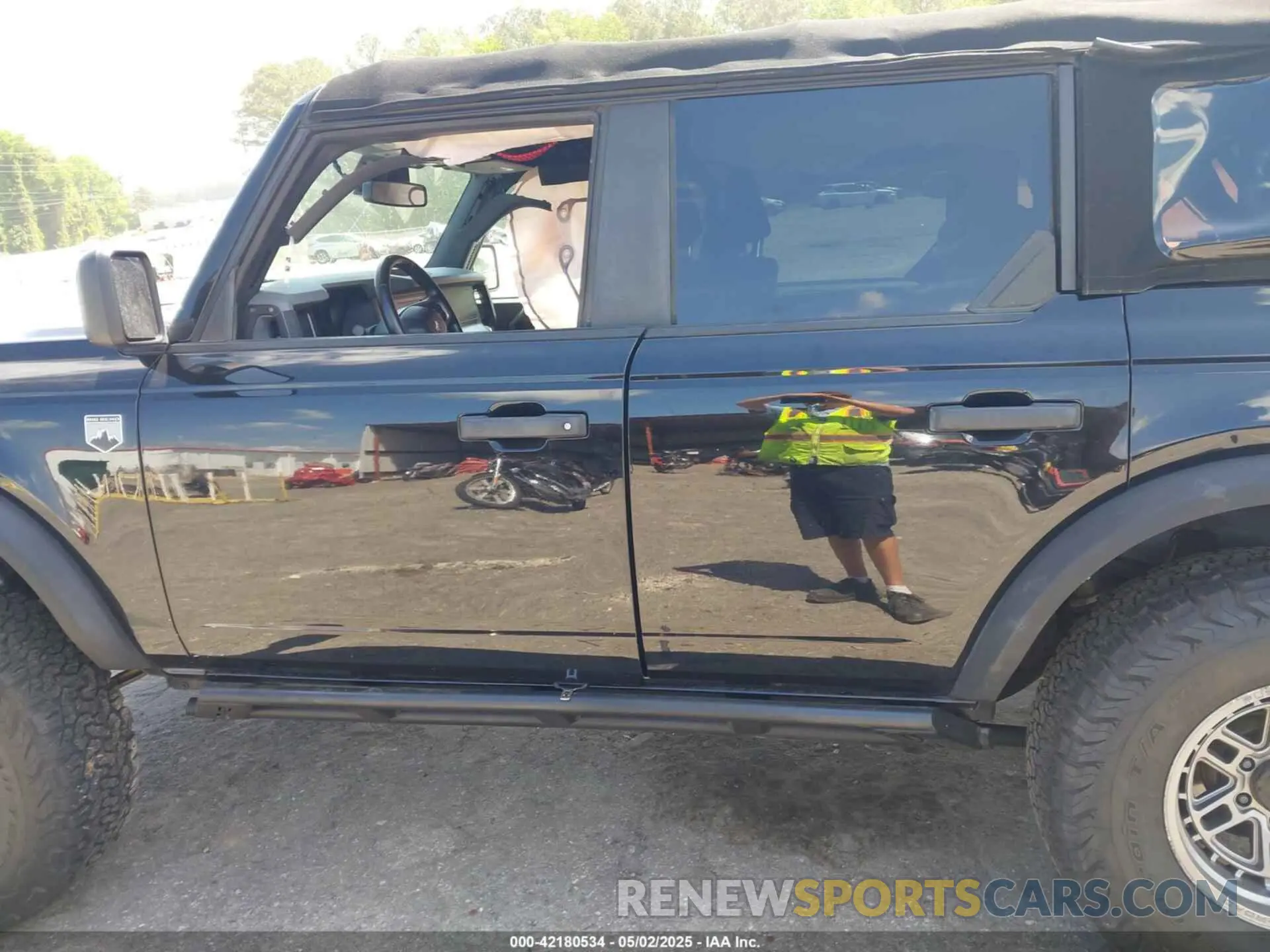15 Photograph of a damaged car 1FMDE5BH2MLB03794 FORD BRONCO 2021