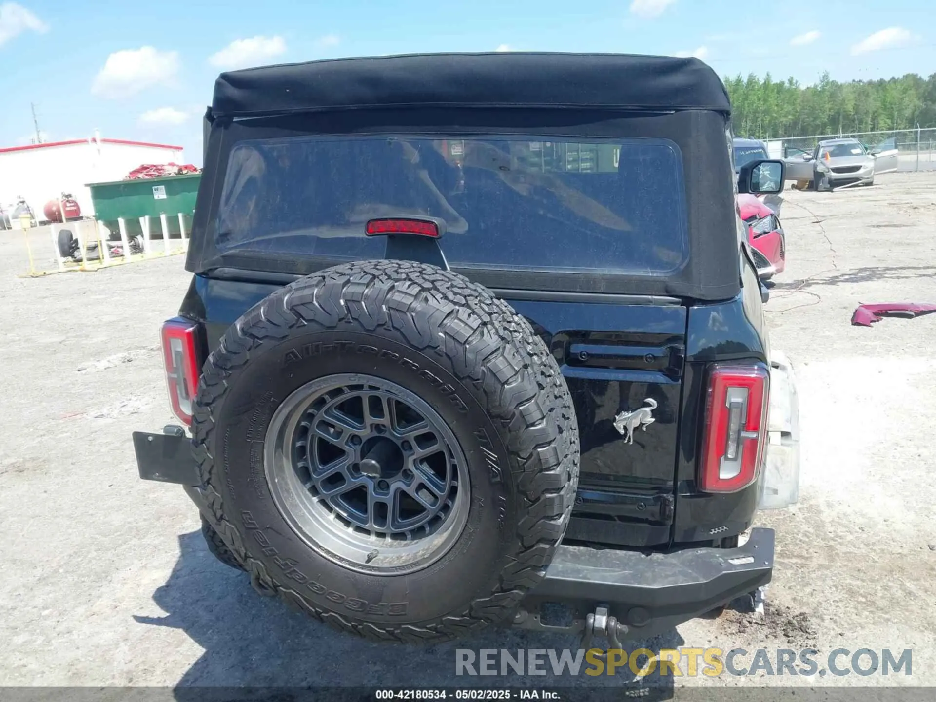 17 Photograph of a damaged car 1FMDE5BH2MLB03794 FORD BRONCO 2021