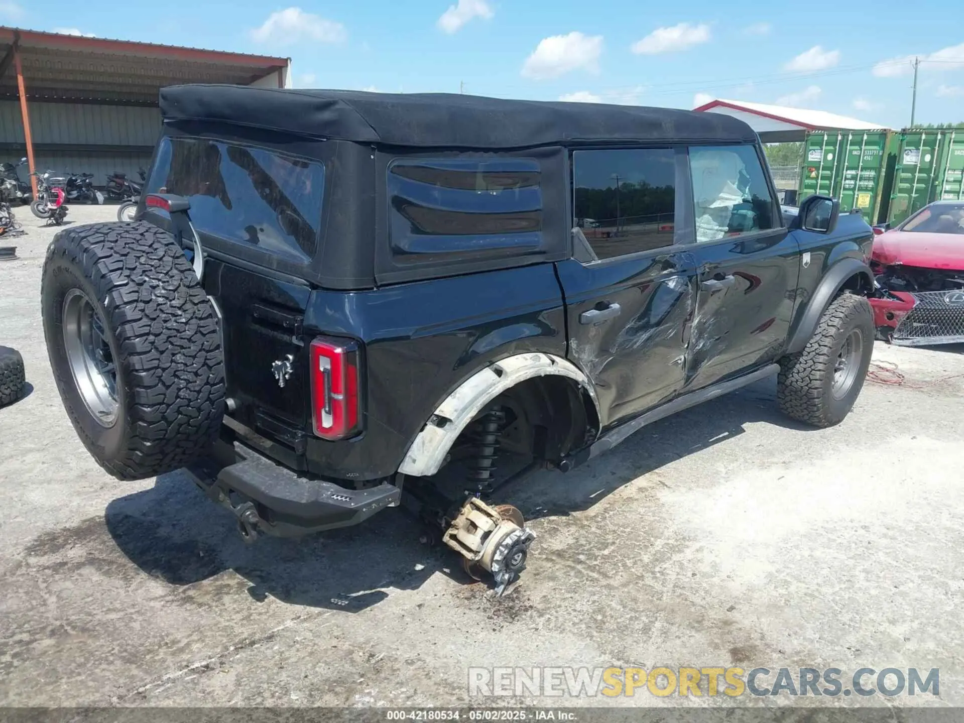 4 Photograph of a damaged car 1FMDE5BH2MLB03794 FORD BRONCO 2021
