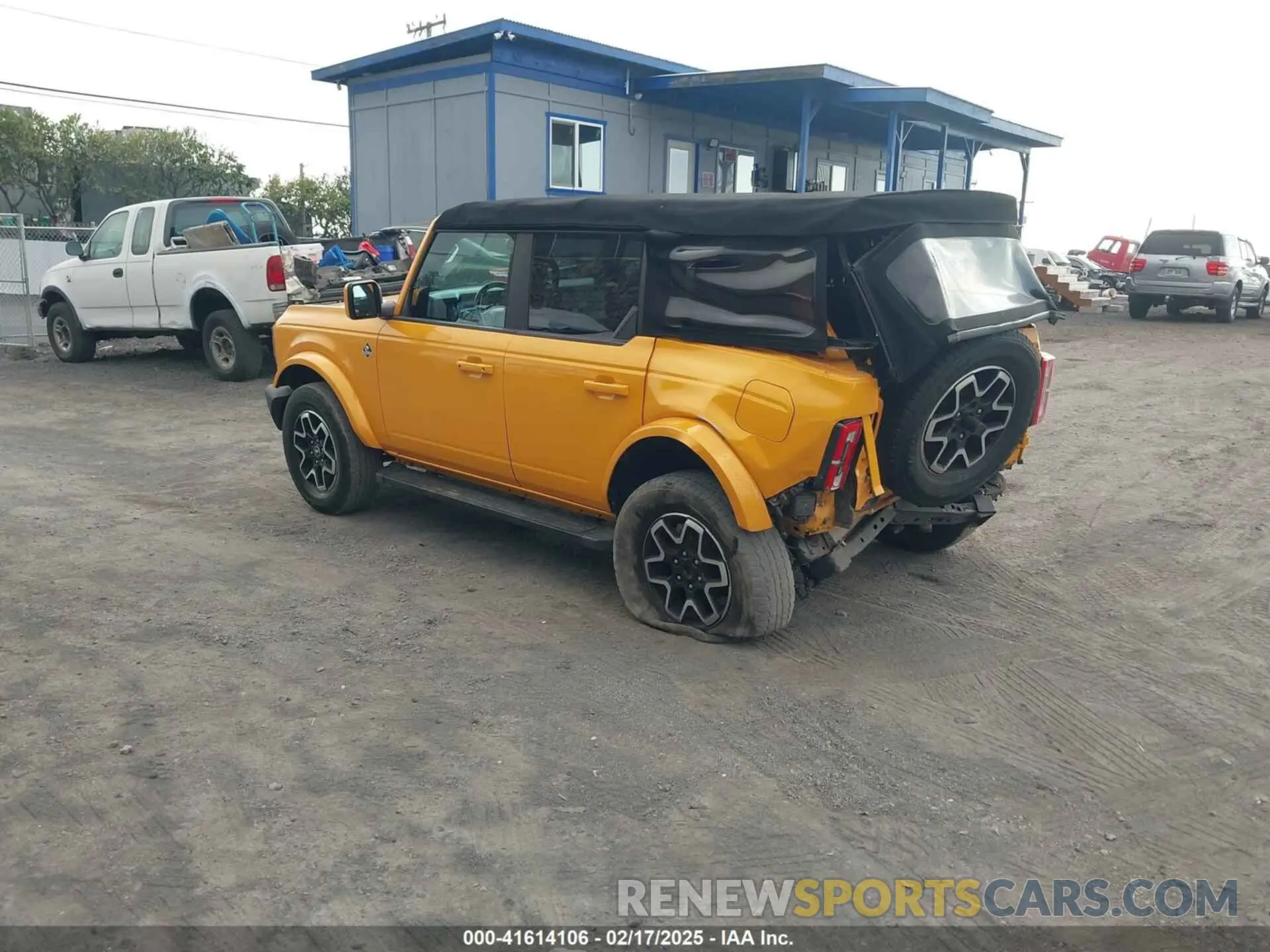 3 Photograph of a damaged car 1FMDE5BH4MLA60883 FORD BRONCO 2021