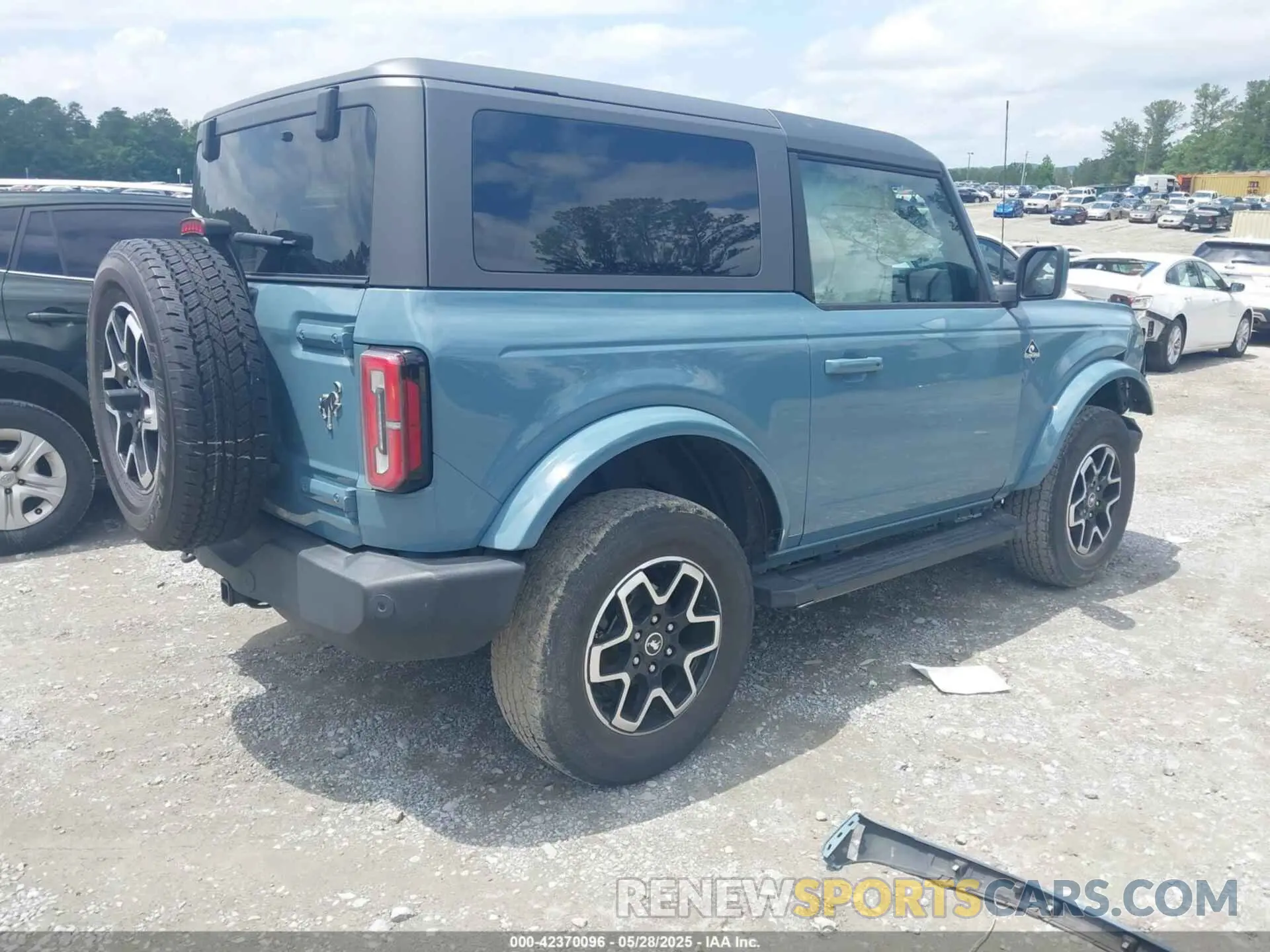 4 Photograph of a damaged car 1FMDE5CH5MLA60759 FORD BRONCO 2021
