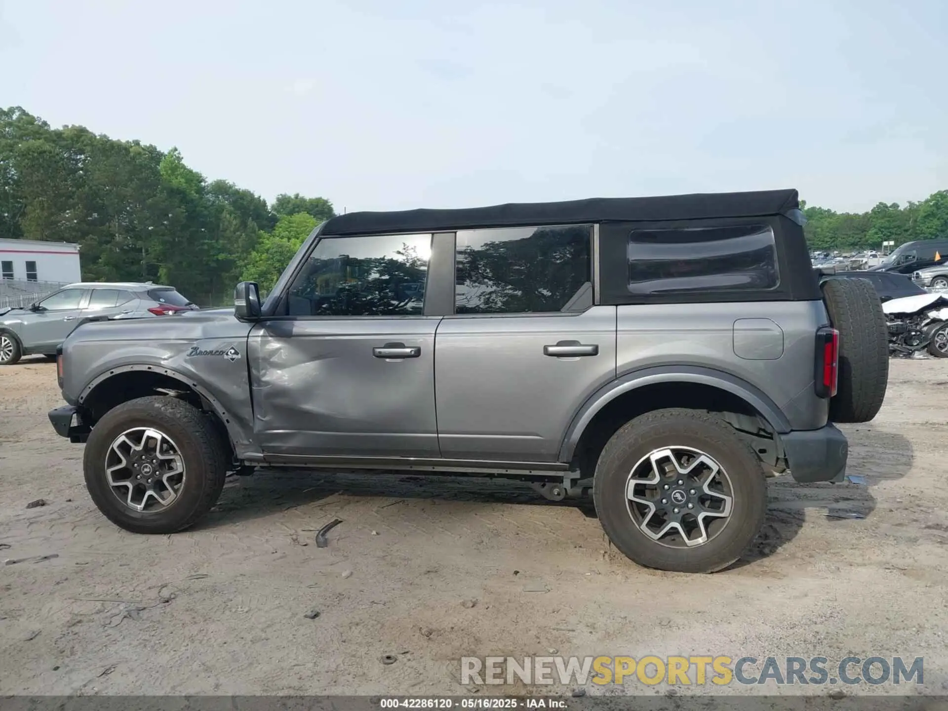 14 Photograph of a damaged car 1FMDE5DH9MLA62853 FORD BRONCO 2021