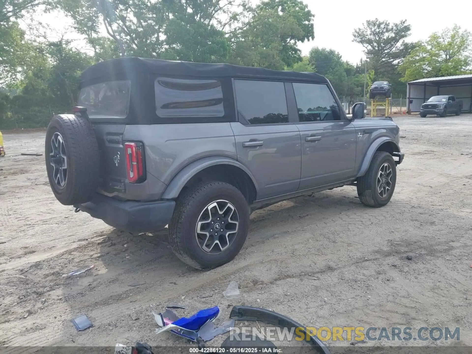 4 Photograph of a damaged car 1FMDE5DH9MLA62853 FORD BRONCO 2021
