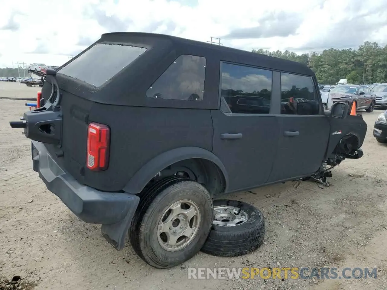 3 Photograph of a damaged car 1FMEE5BP4MLA90588 FORD BRONCO 2021