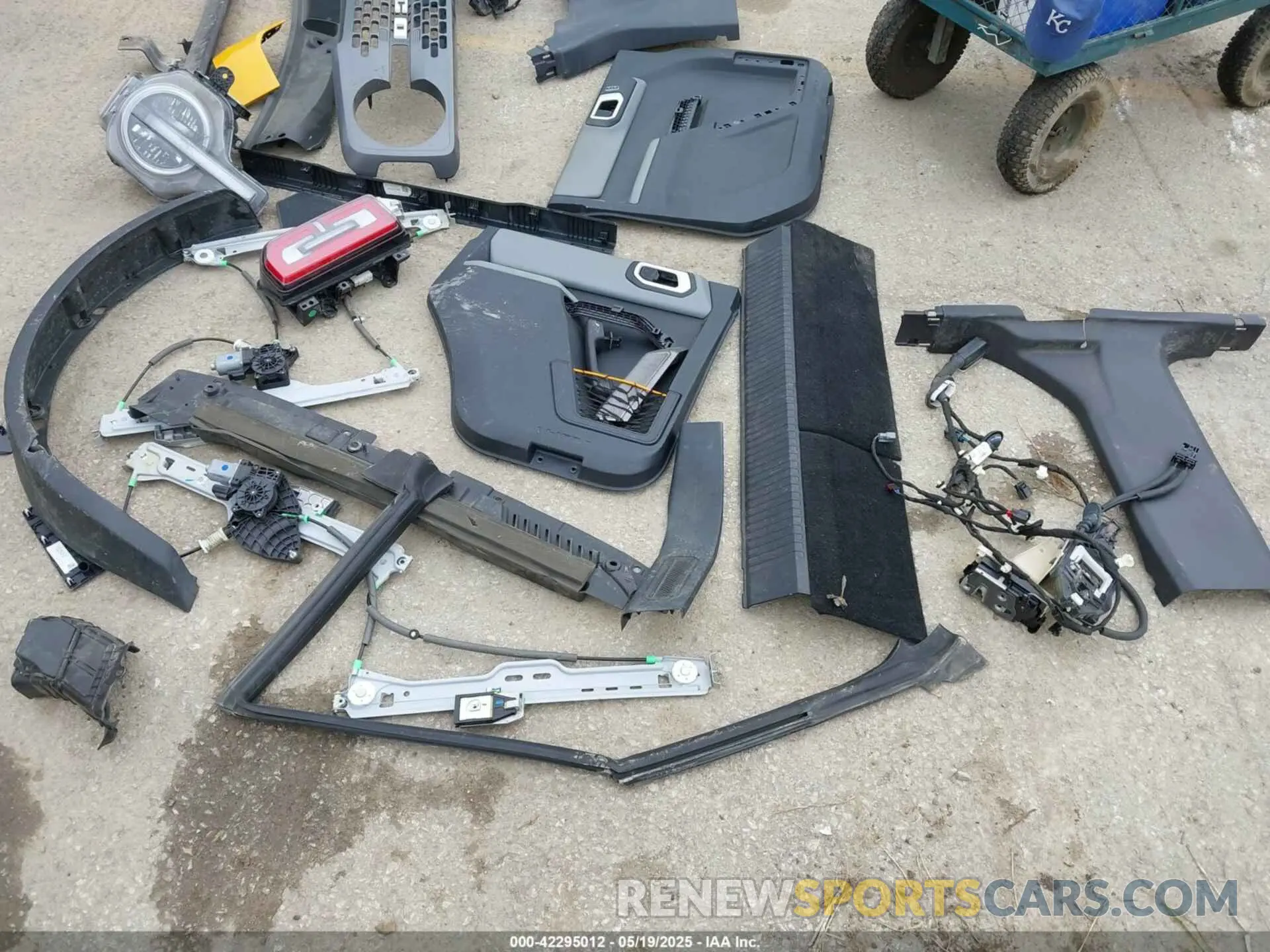 12 Photograph of a damaged car 1FMEE5DH3MLA61525 FORD BRONCO 2021