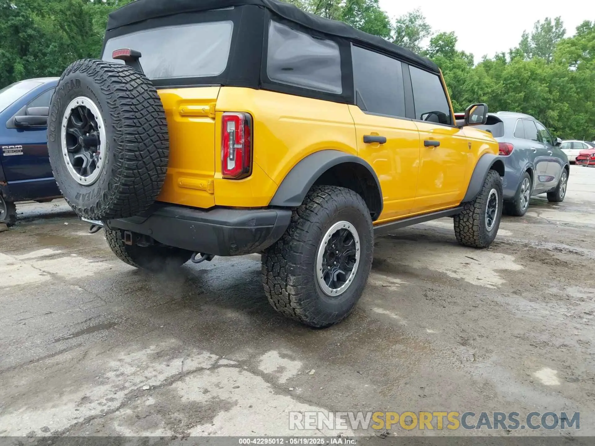4 Photograph of a damaged car 1FMEE5DH3MLA61525 FORD BRONCO 2021