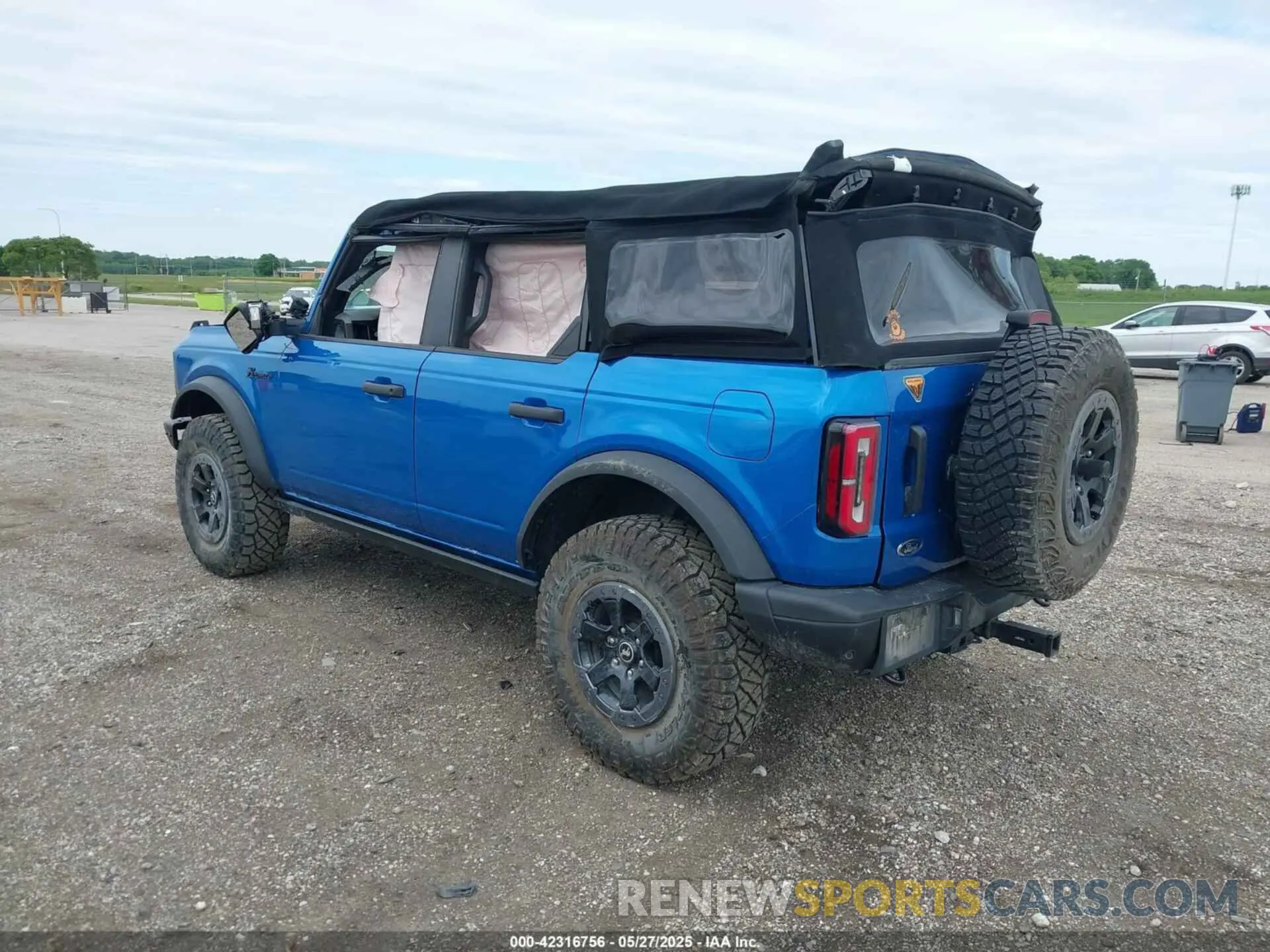 3 Photograph of a damaged car 1FMEE5DHXMLA78970 FORD BRONCO 2021