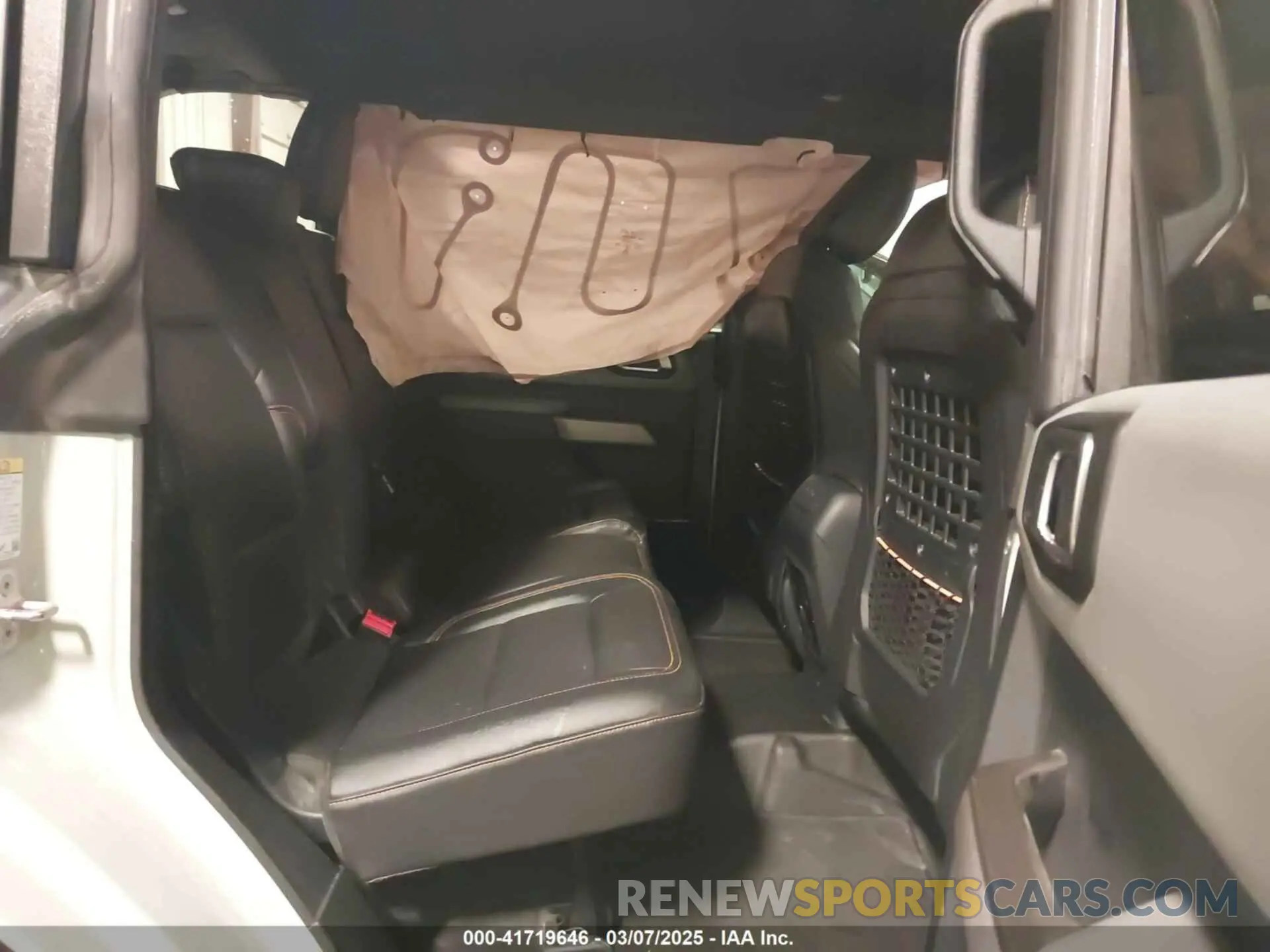 8 Photograph of a damaged car 1FMEE5DP0MLA64549 FORD BRONCO 2021