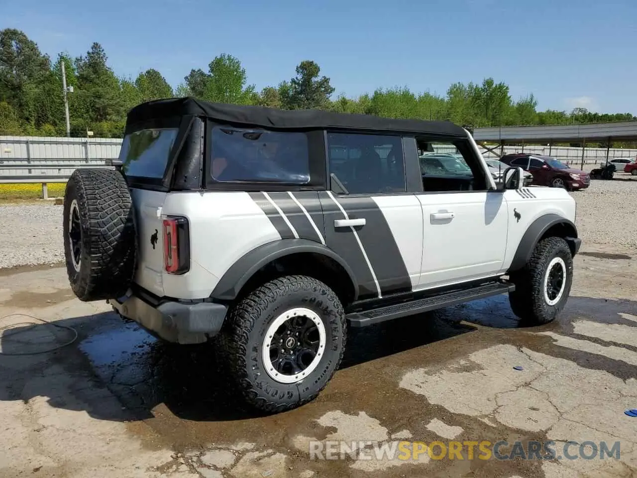3 Photograph of a damaged car 1FMEE5DP3MLA88862 FORD BRONCO 2021