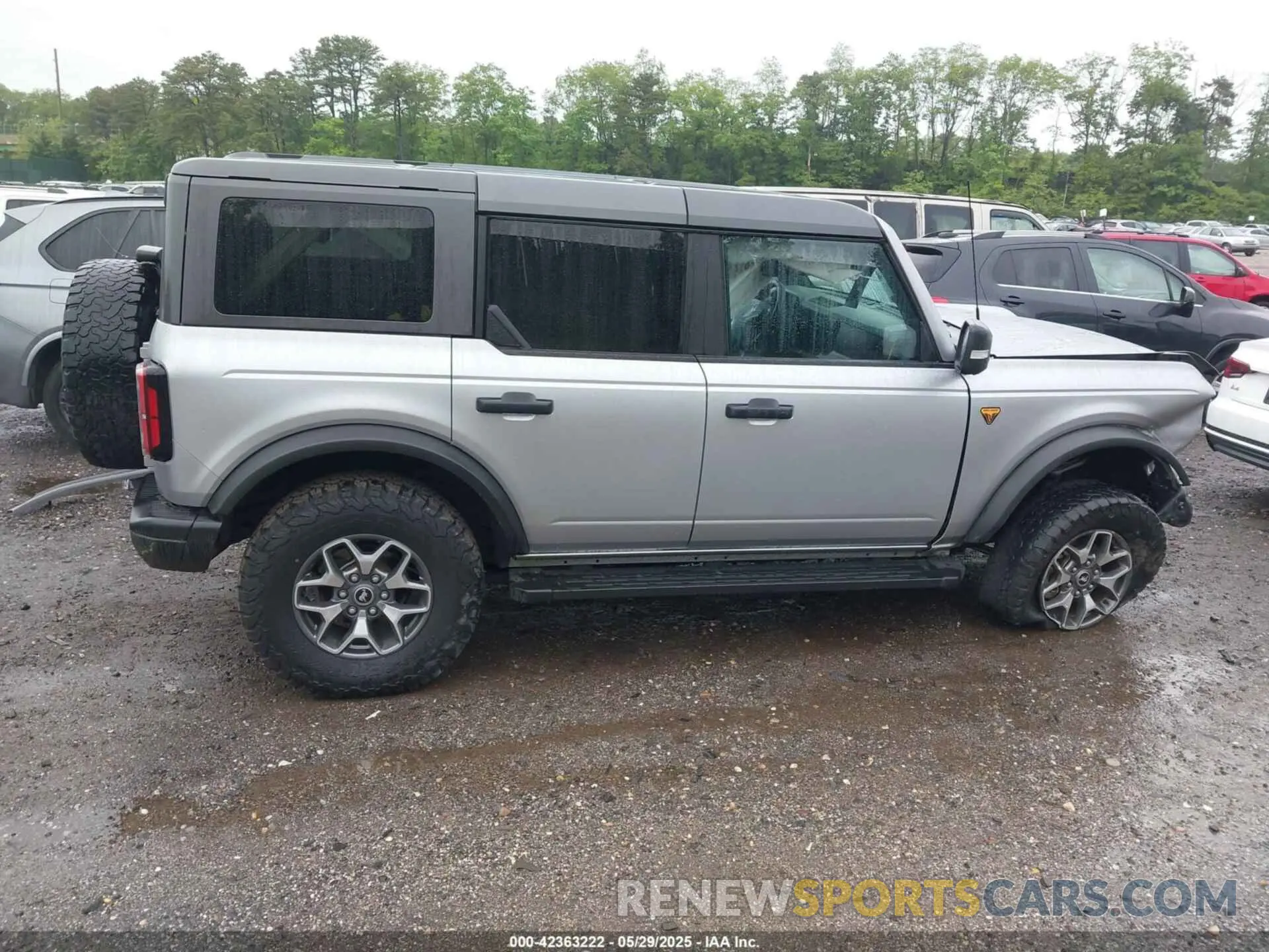 13 Photograph of a damaged car 1FMEE5DP7MLA78805 FORD BRONCO 2021