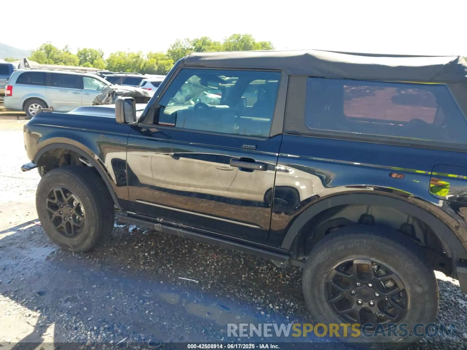 14 Photograph of a damaged car 1FMDE5AP1NLB45867 FORD BRONCO 2022
