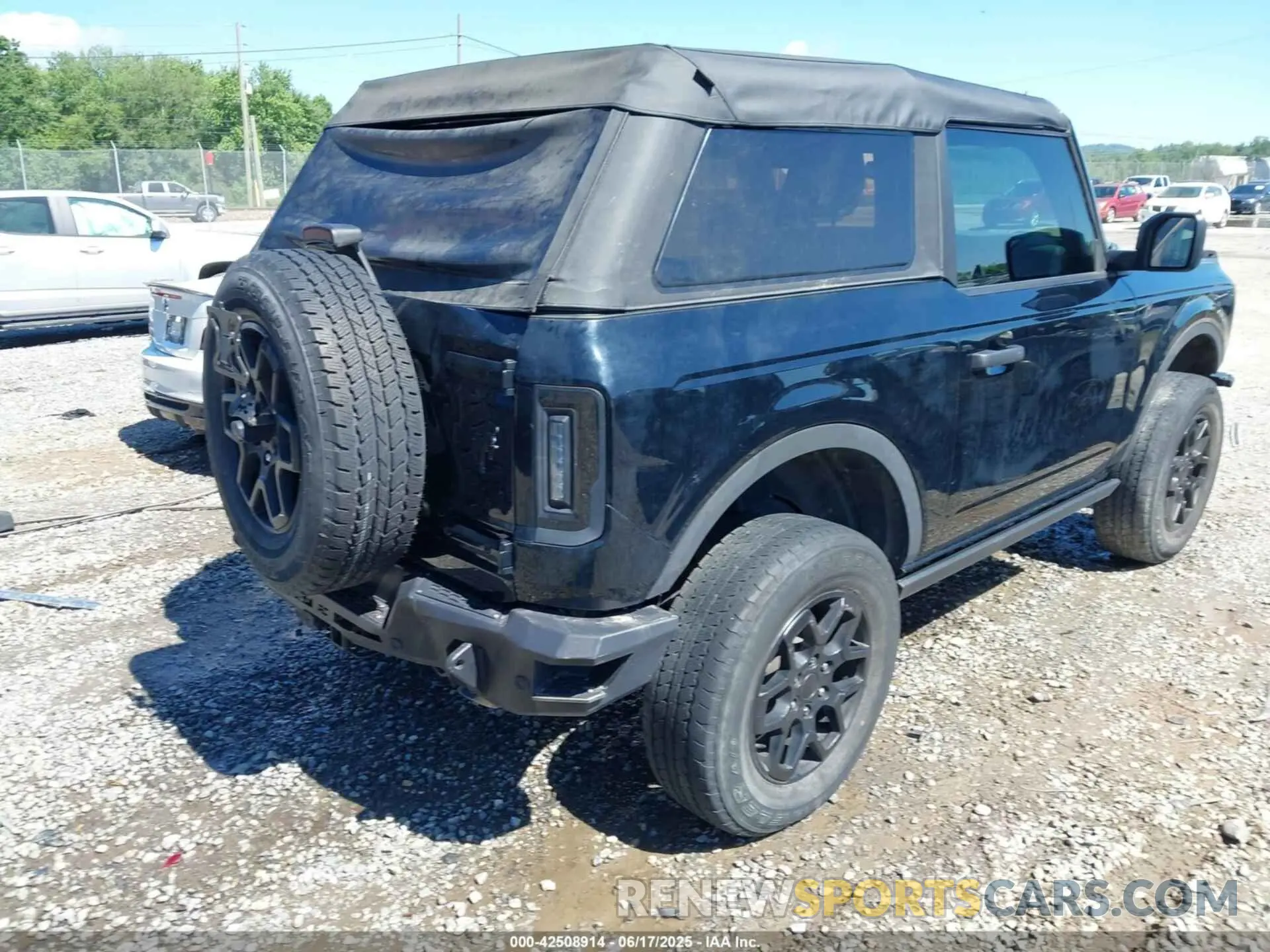 4 Photograph of a damaged car 1FMDE5AP1NLB45867 FORD BRONCO 2022