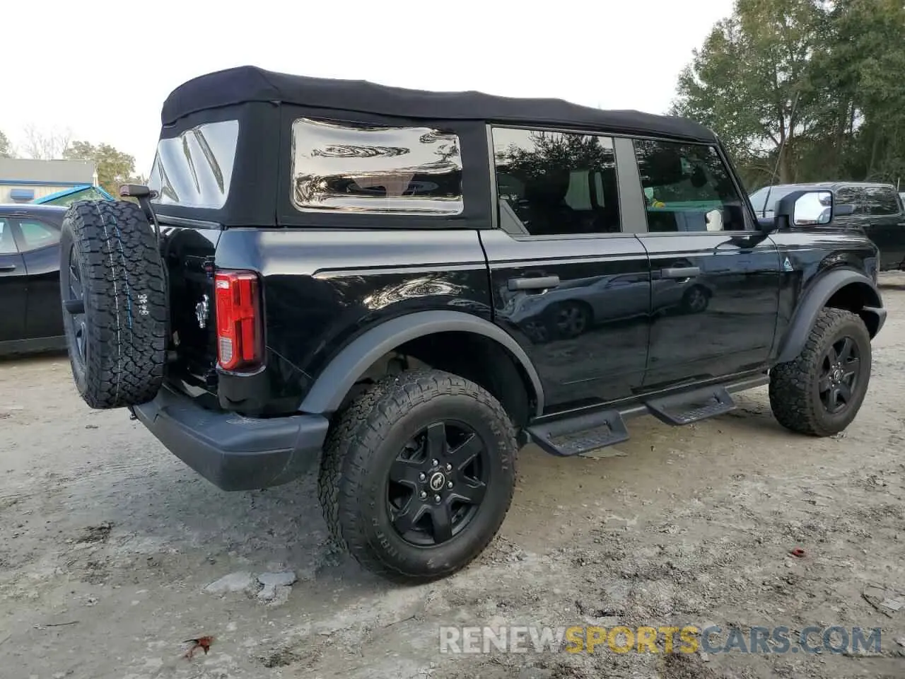 3 Photograph of a damaged car 1FMDE5BH0NLB86904 FORD BRONCO 2022