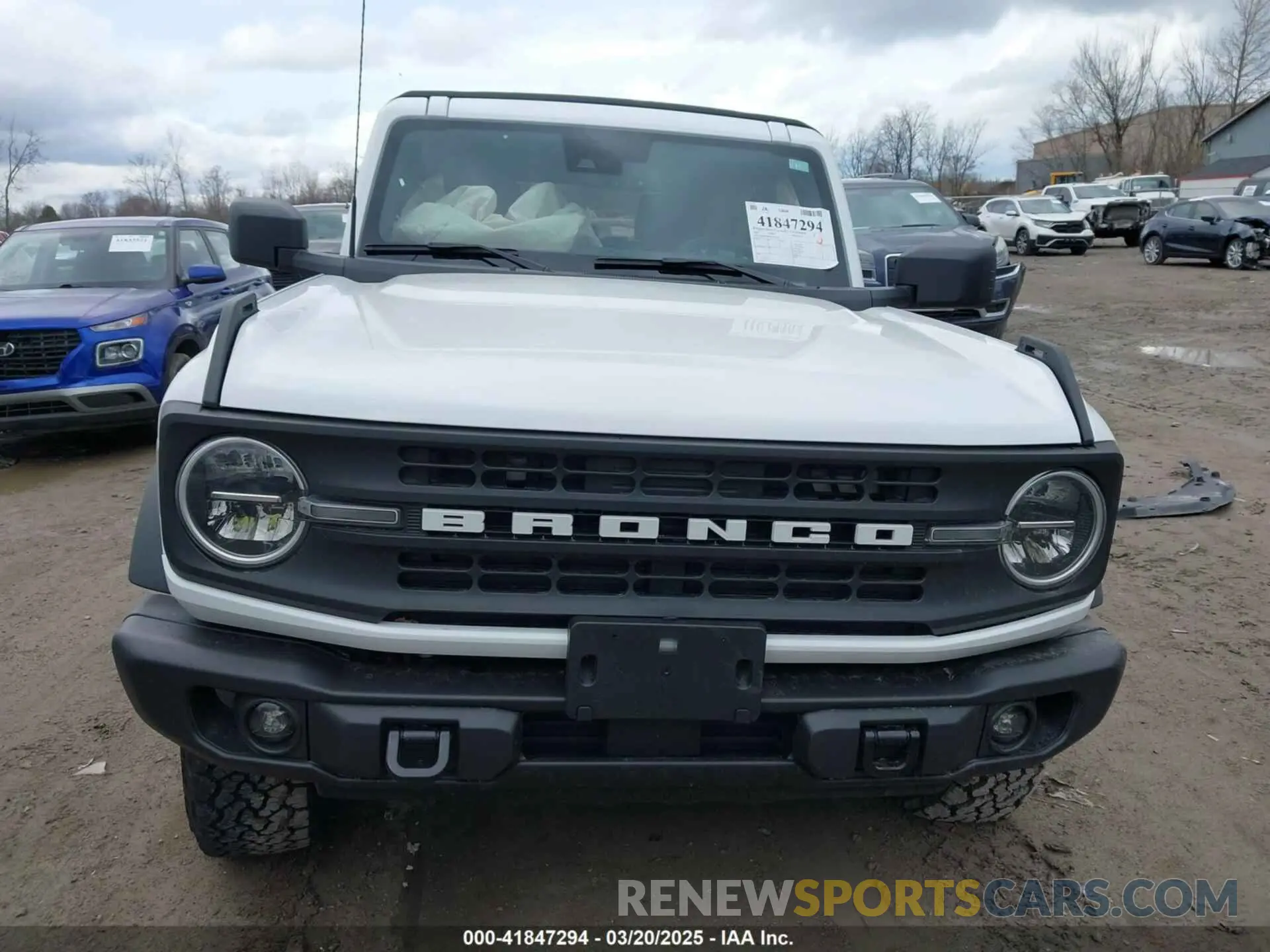 11 Photograph of a damaged car 1FMDE5BH2NLB90209 FORD BRONCO 2022
